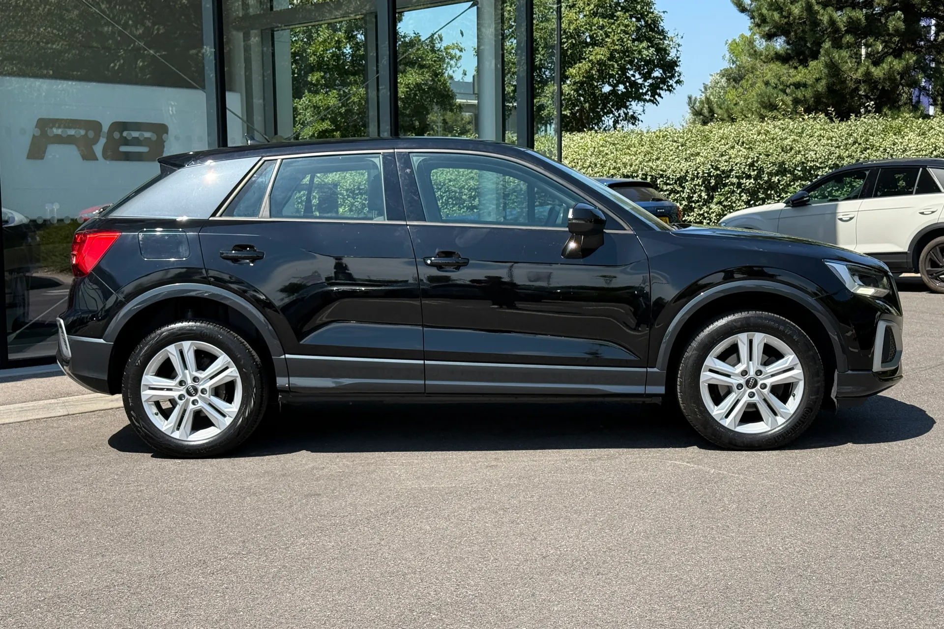 Audi Q2 thumbnail image number 2