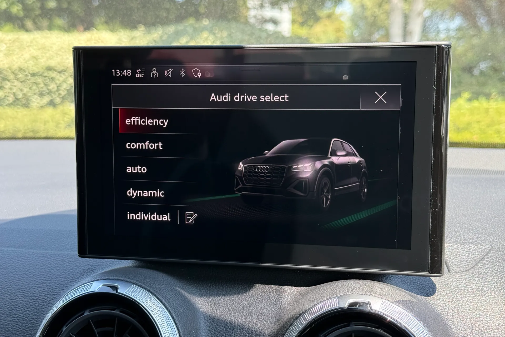 Audi Q2 thumbnail image number 22