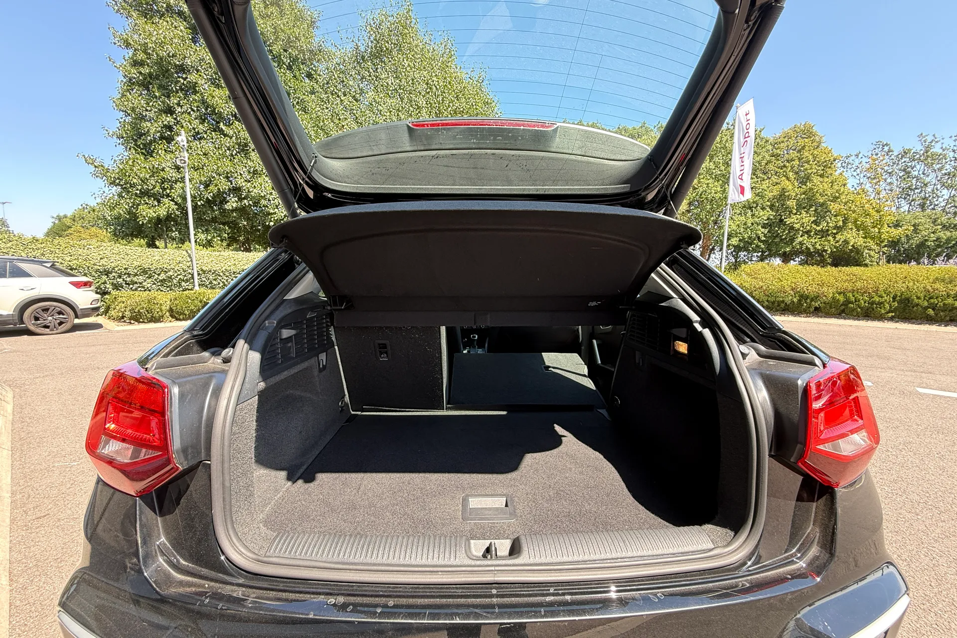 Audi Q2 thumbnail image number 41