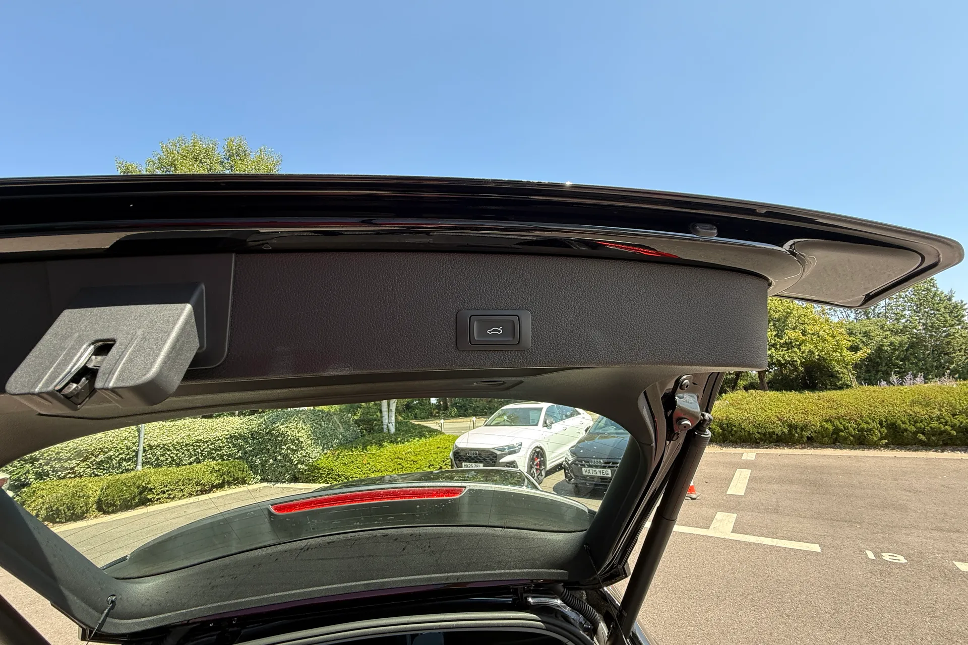 Audi Q2 thumbnail image number 37