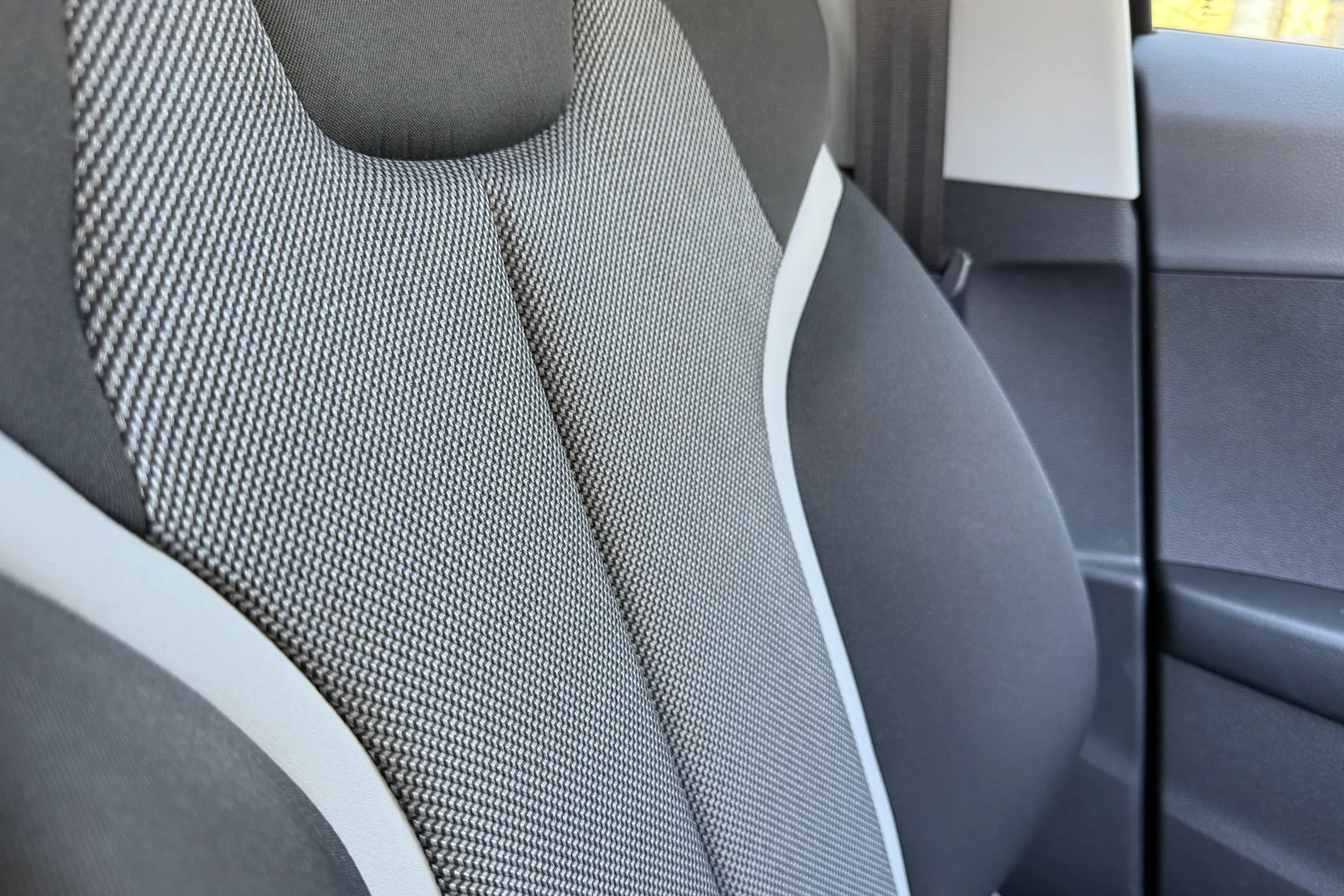 Audi Q2 thumbnail image number 35