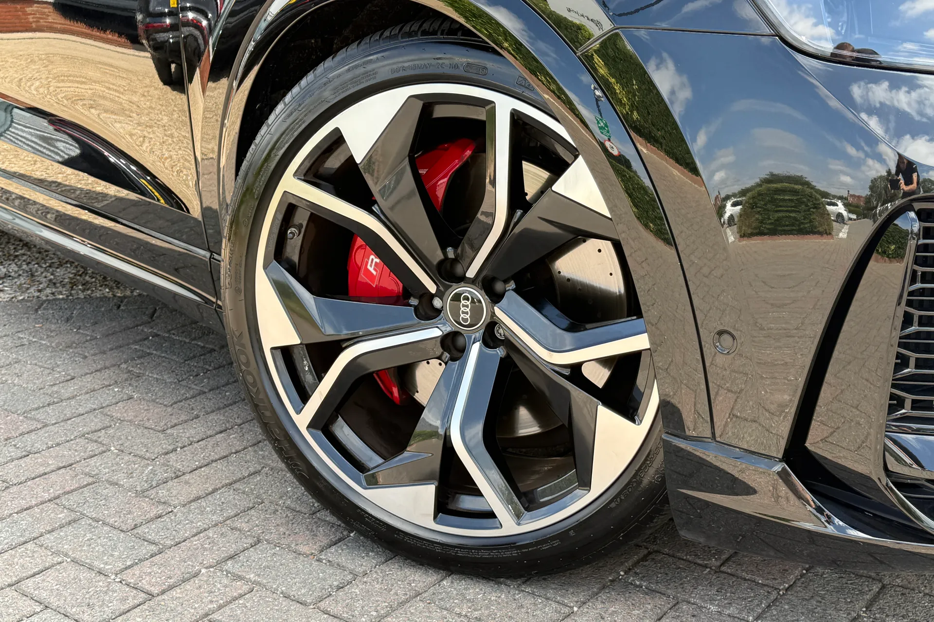 Audi RS Q8 thumbnail image number 7