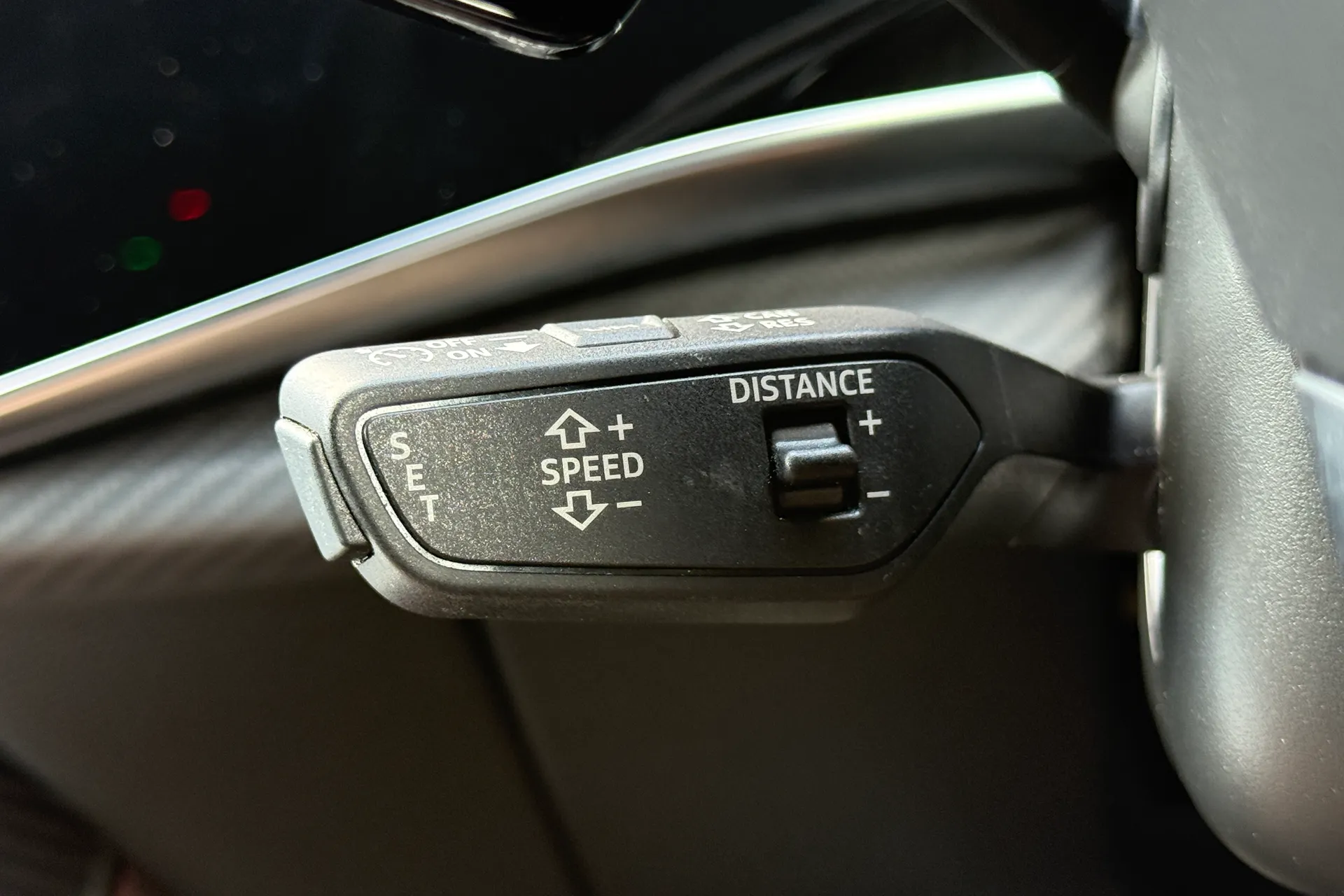 Audi RS Q8 thumbnail image number 25