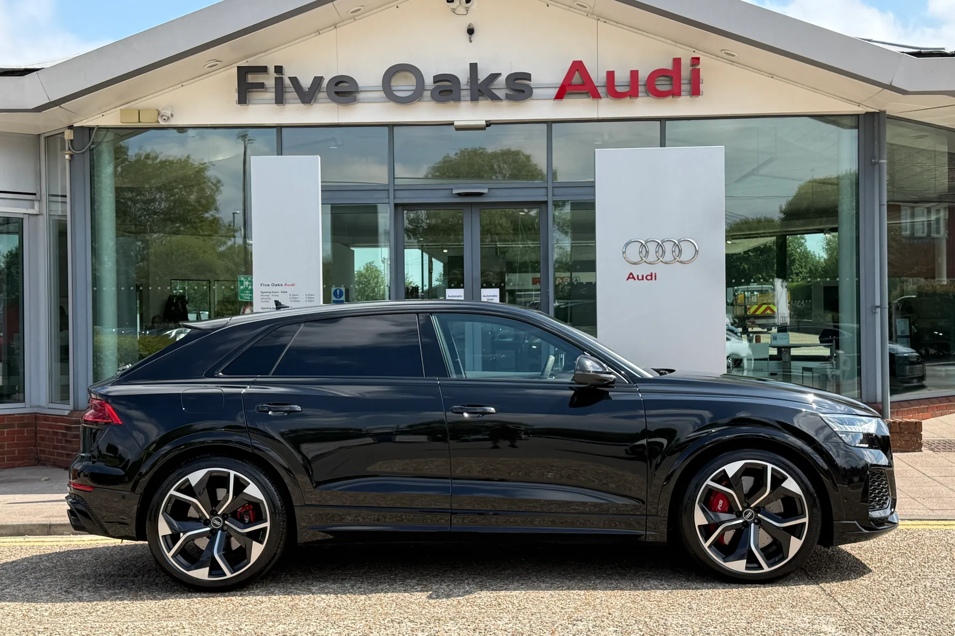 Audi RS Q8 thumbnail image number 2