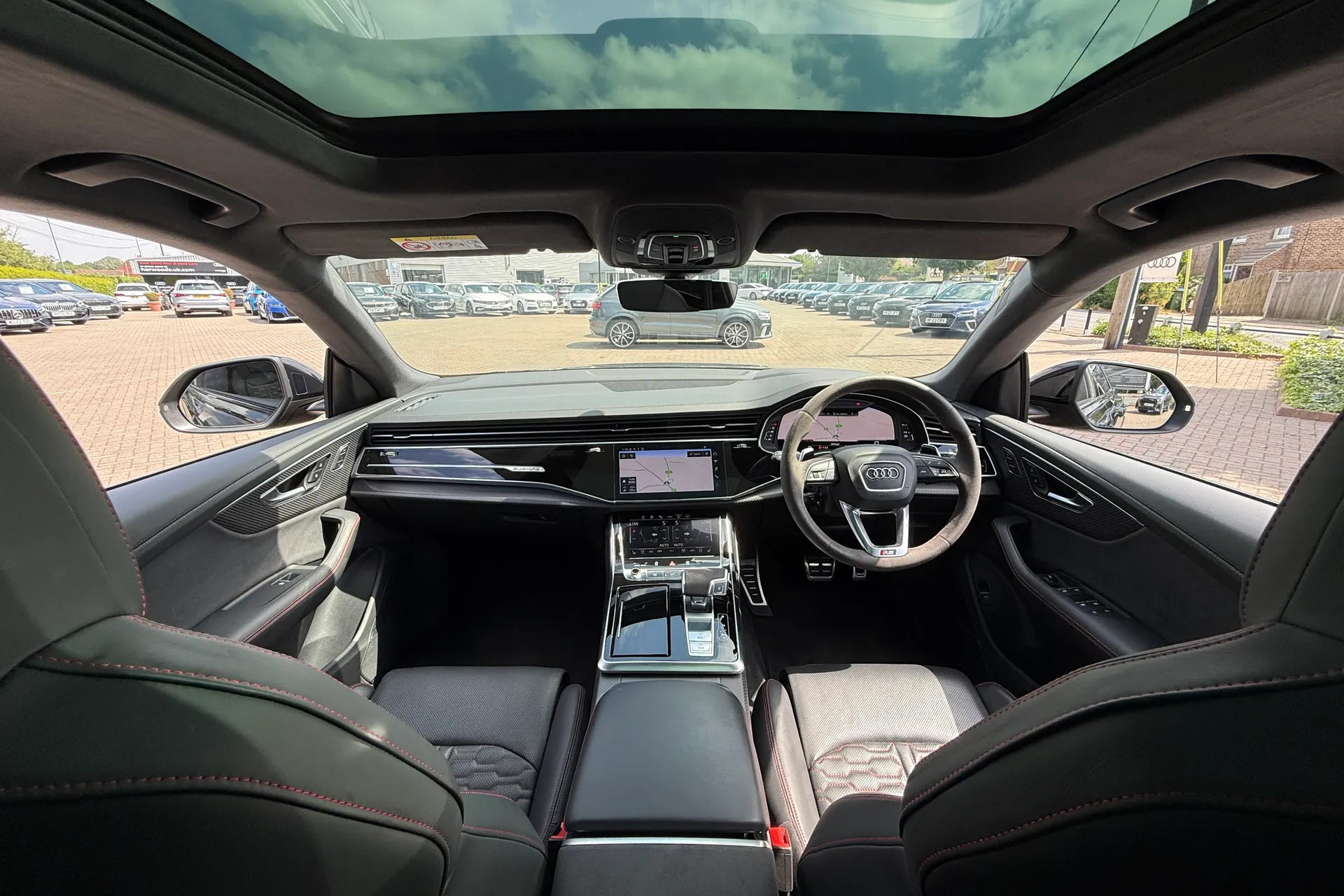 Audi RS Q8 thumbnail image number 3