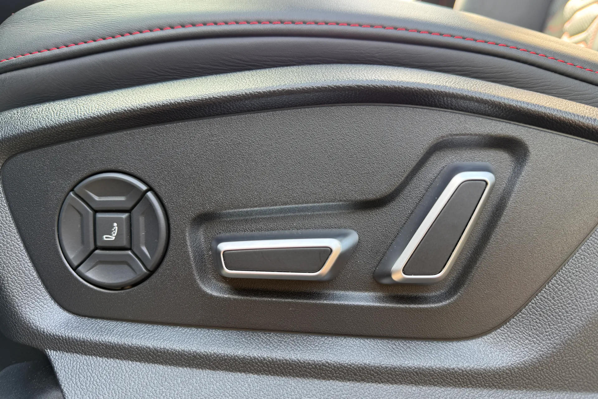 Audi RS Q8 thumbnail image number 23