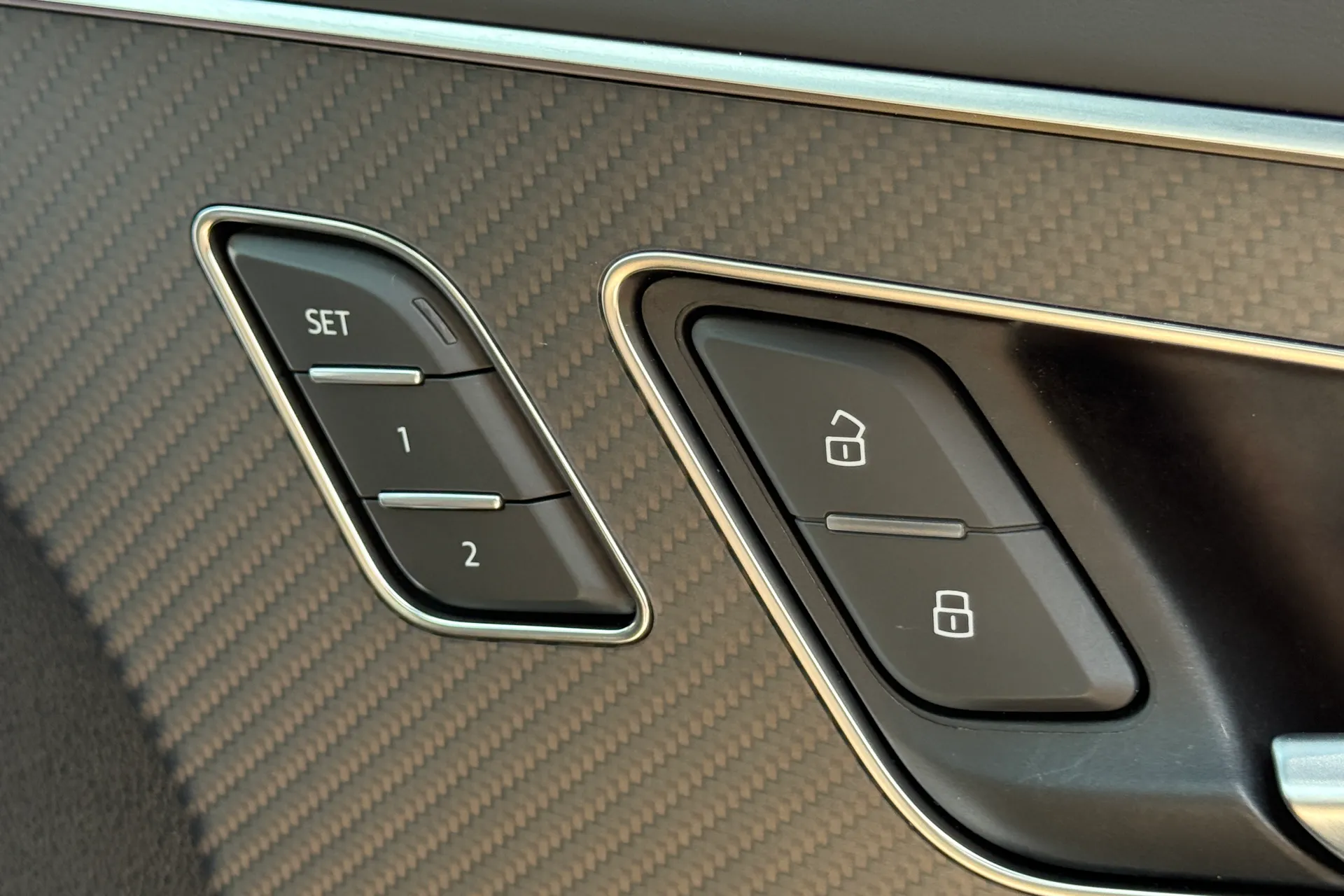 Audi RS Q8 thumbnail image number 24