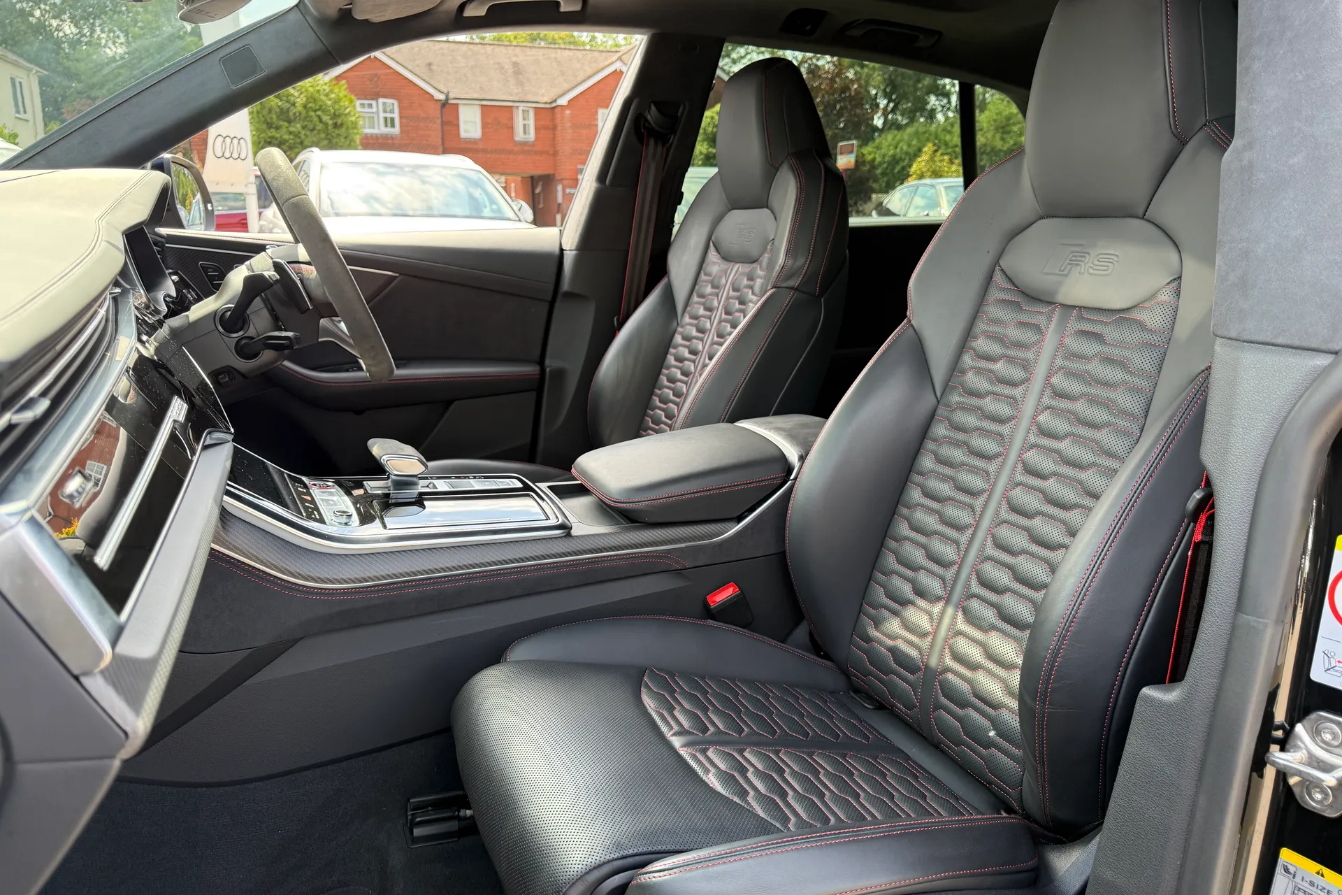 Audi RS Q8 thumbnail image number 38