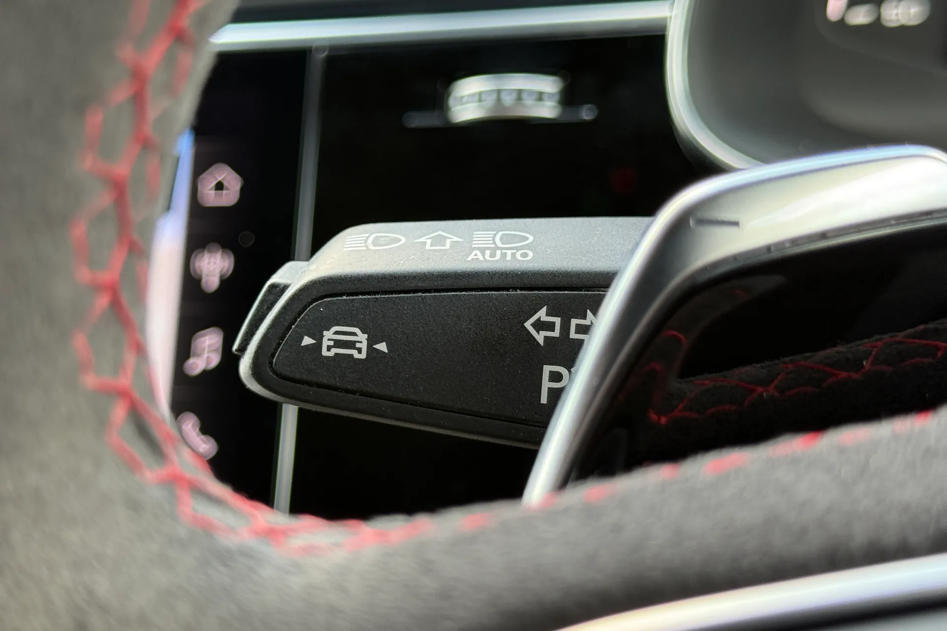 Audi RS Q8 thumbnail image number 26