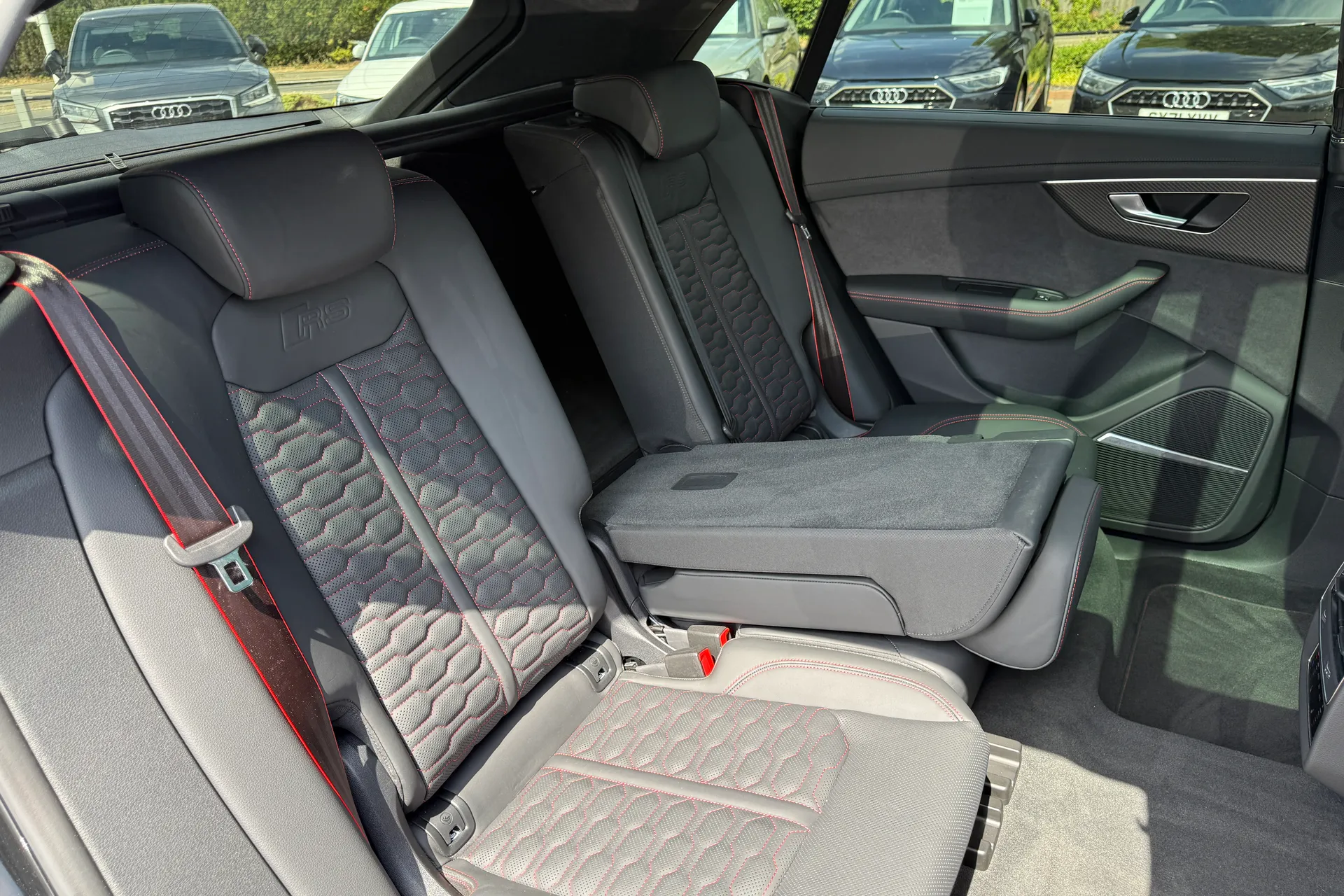 Audi RS Q8 thumbnail image number 59