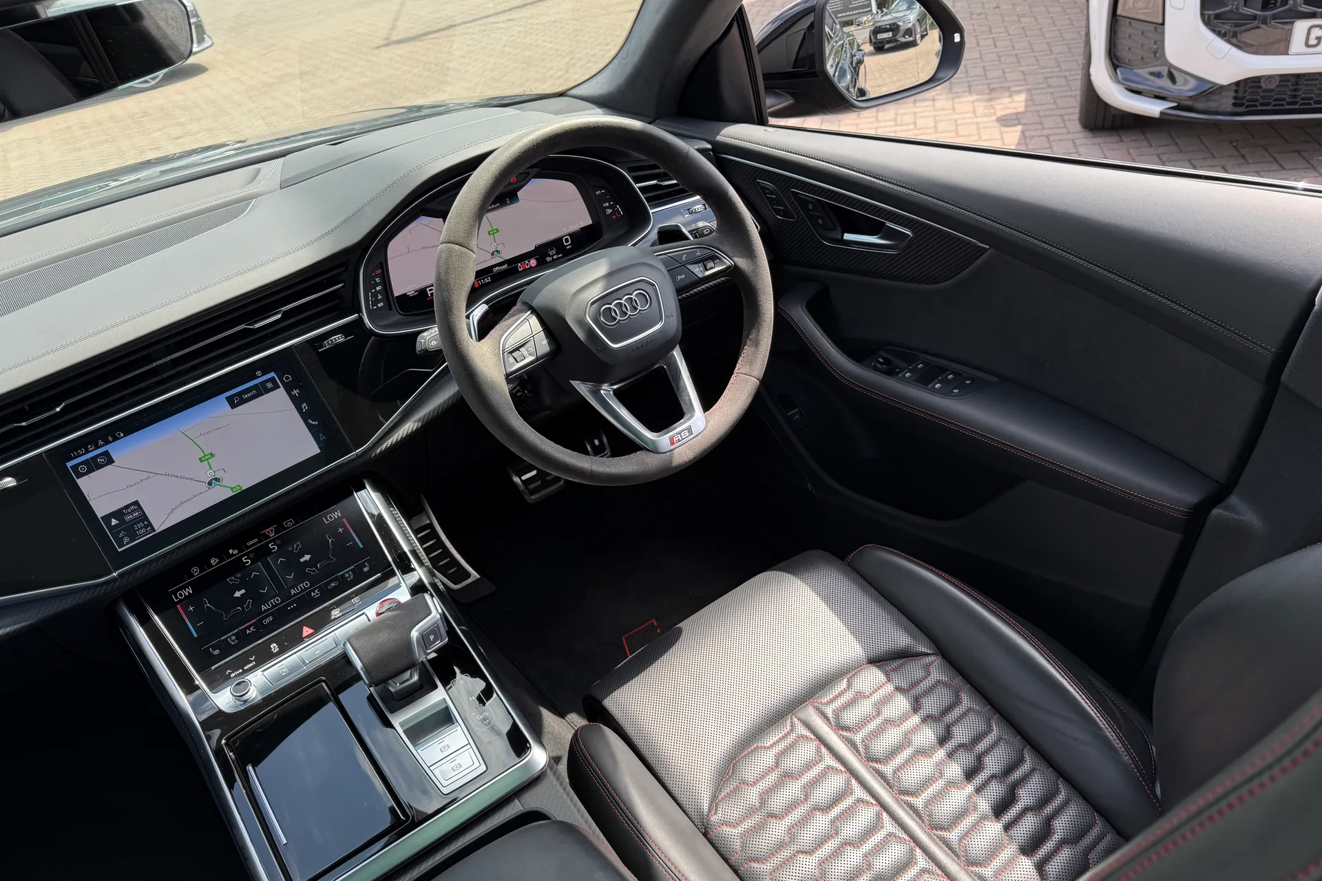 Audi RS Q8 thumbnail image number 53