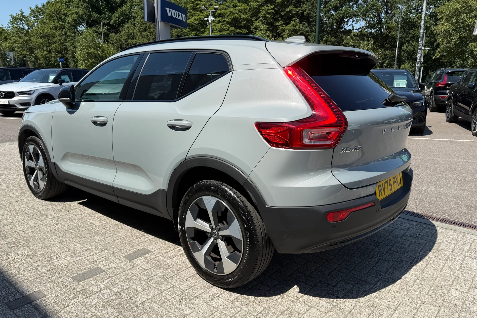 Volvo XC40 thumbnail image number 10