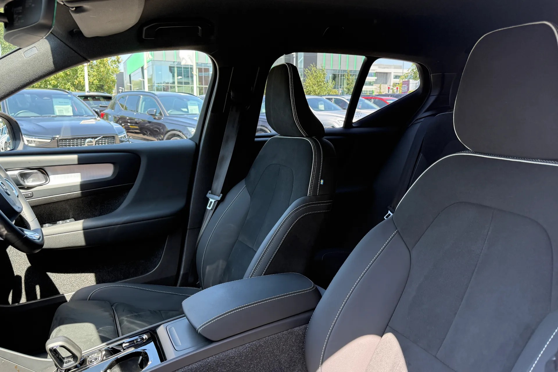 Volvo XC40 thumbnail image number 28