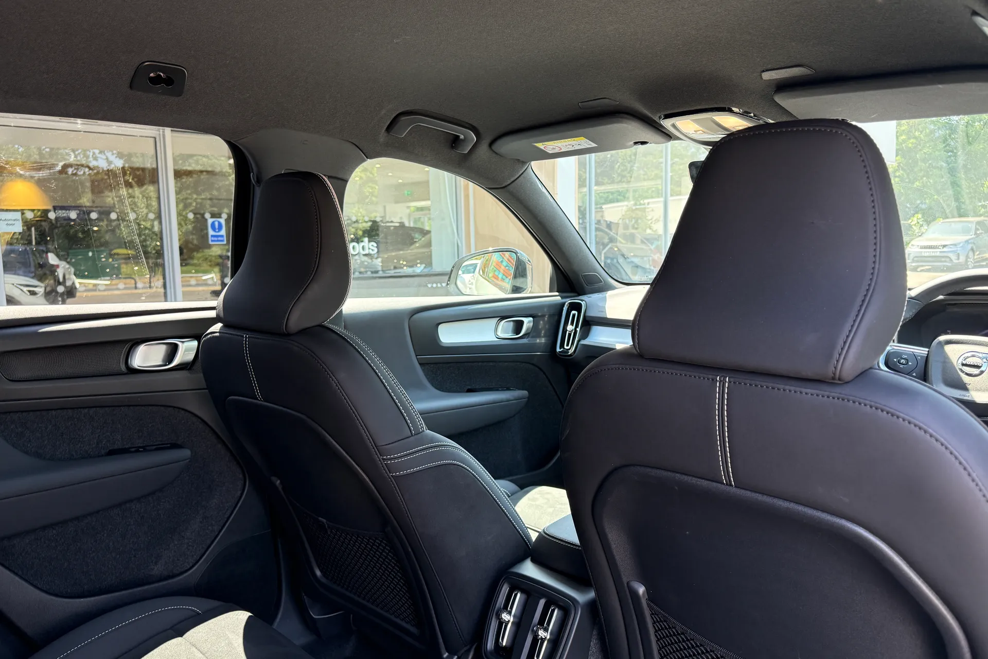 Volvo XC40 thumbnail image number 24