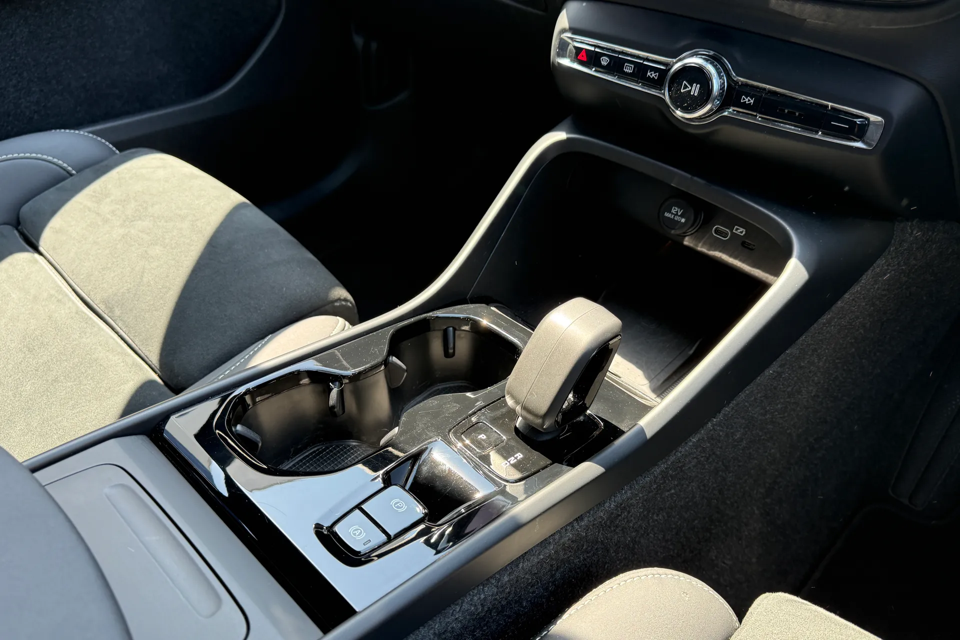 Volvo XC40 thumbnail image number 42