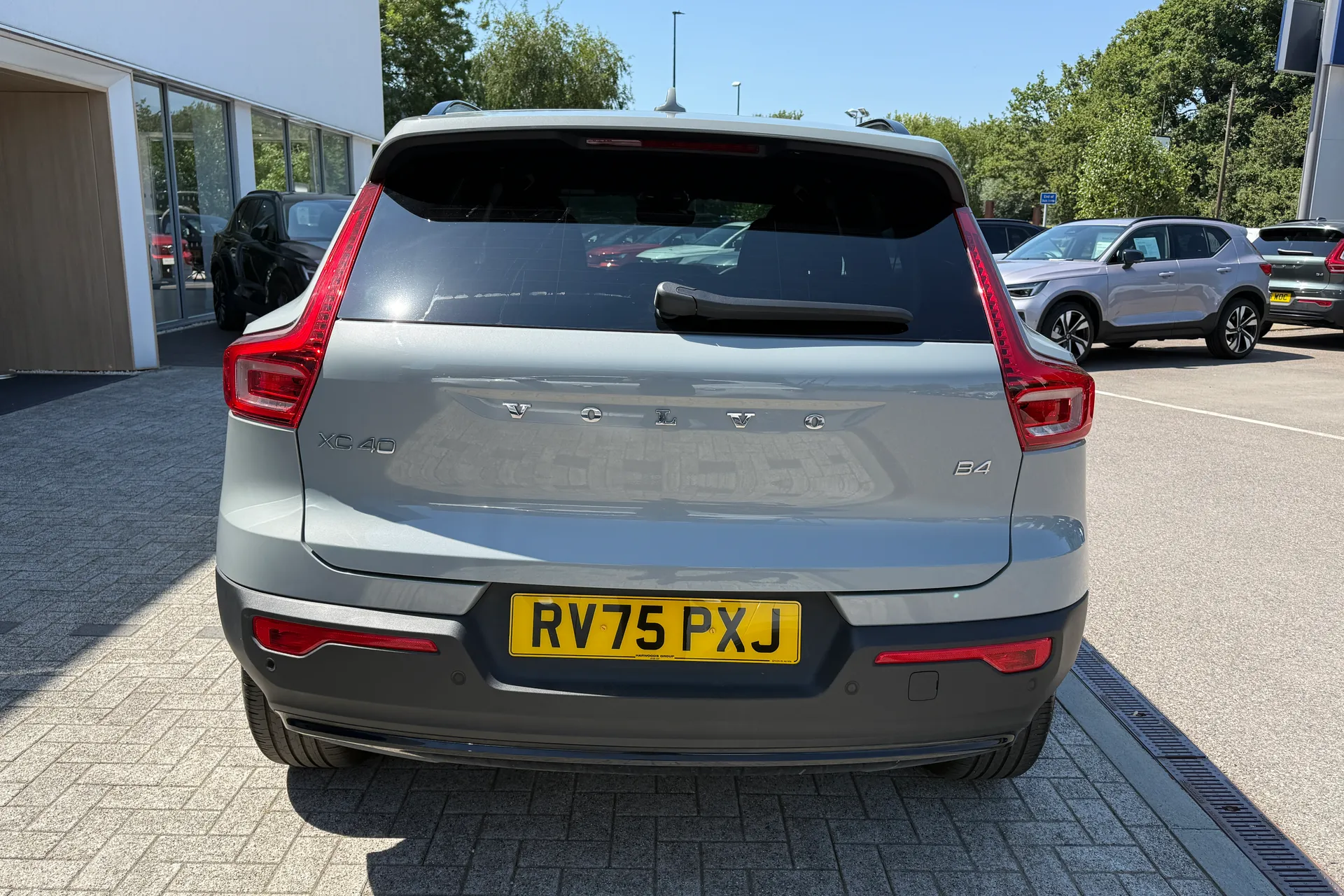 Volvo XC40 thumbnail image number 9