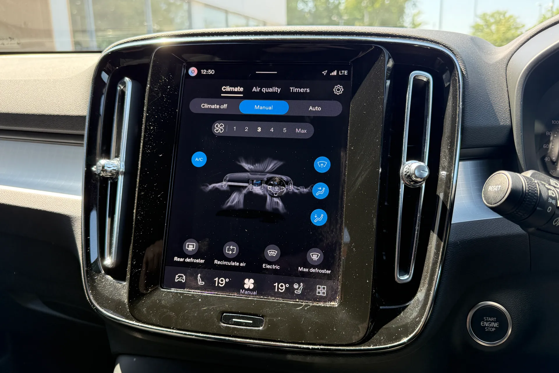 Volvo XC40 thumbnail image number 38