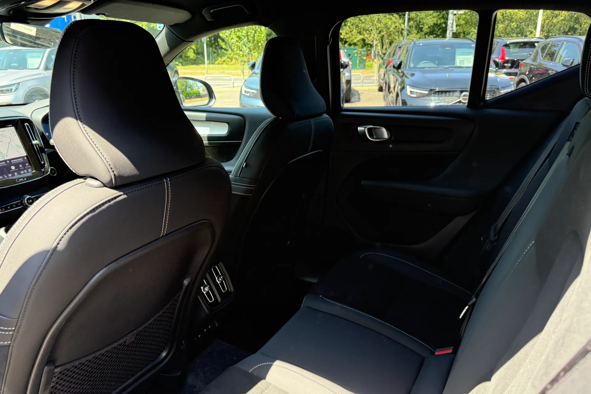 Volvo XC40 thumbnail image number 30