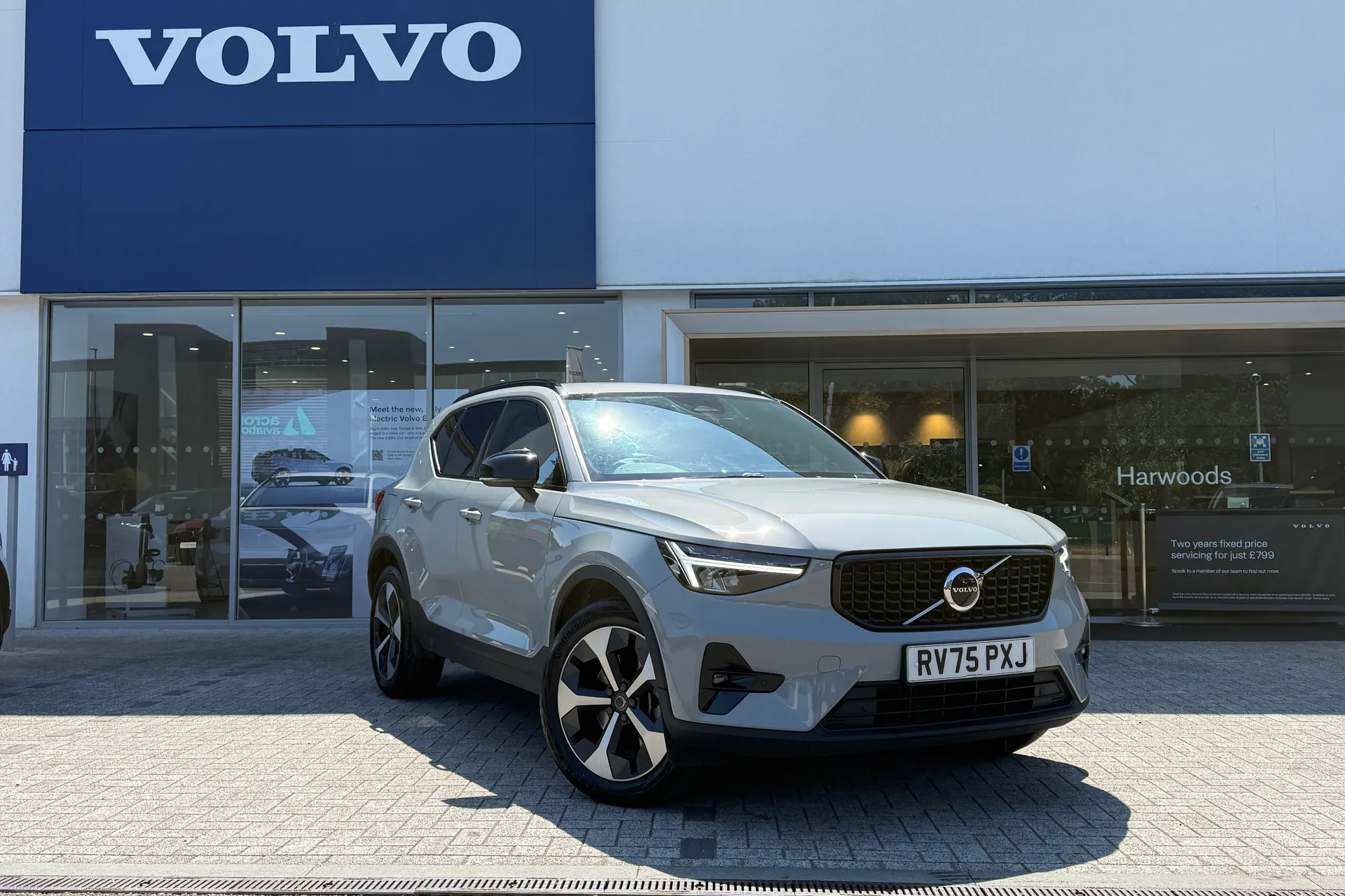 Volvo XC40 focused image
