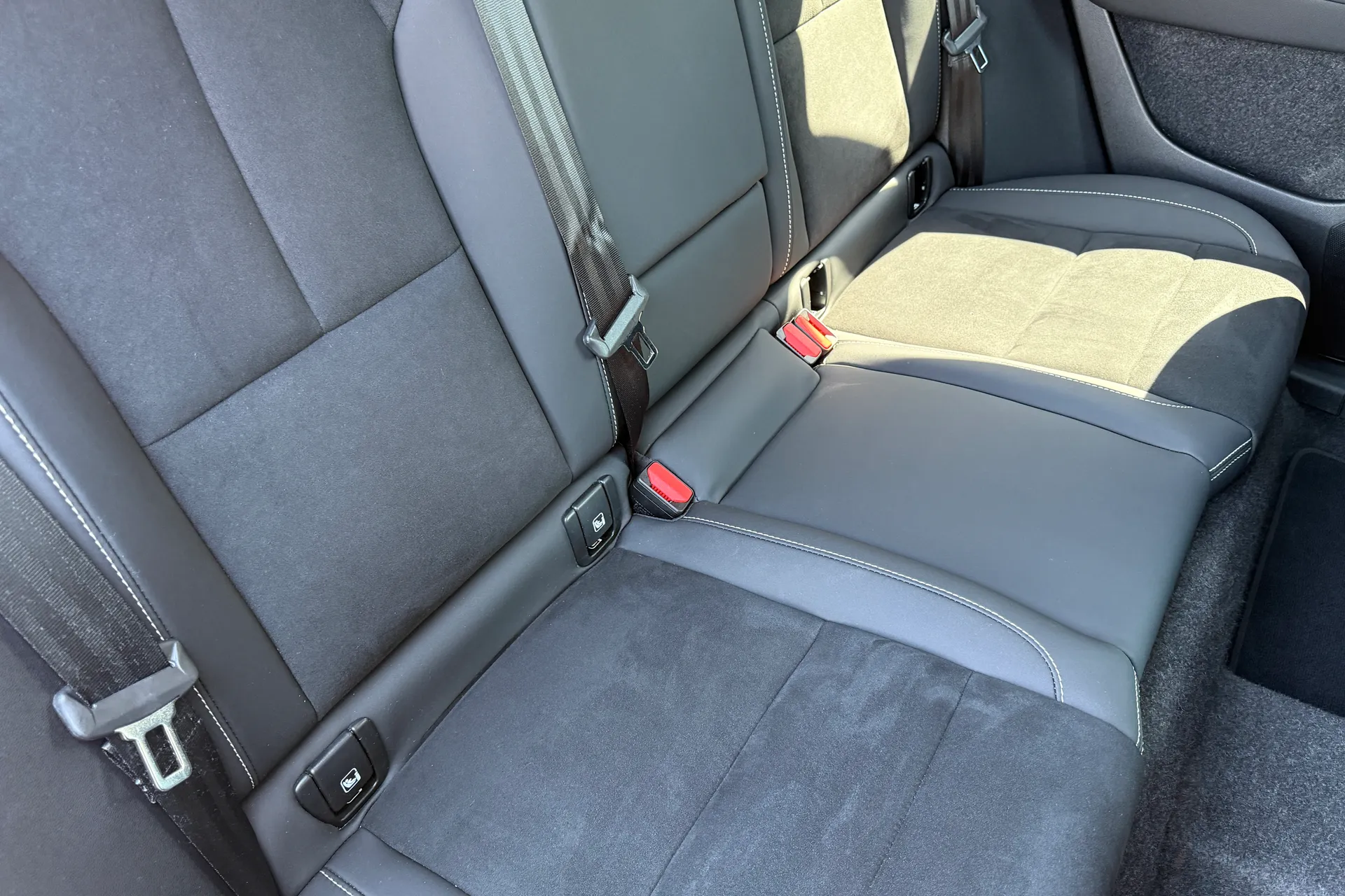 Volvo XC40 thumbnail image number 25