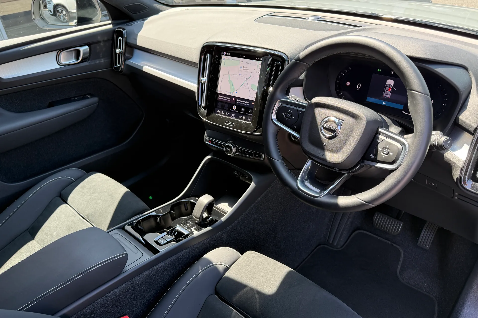 Volvo XC40 thumbnail image number 6