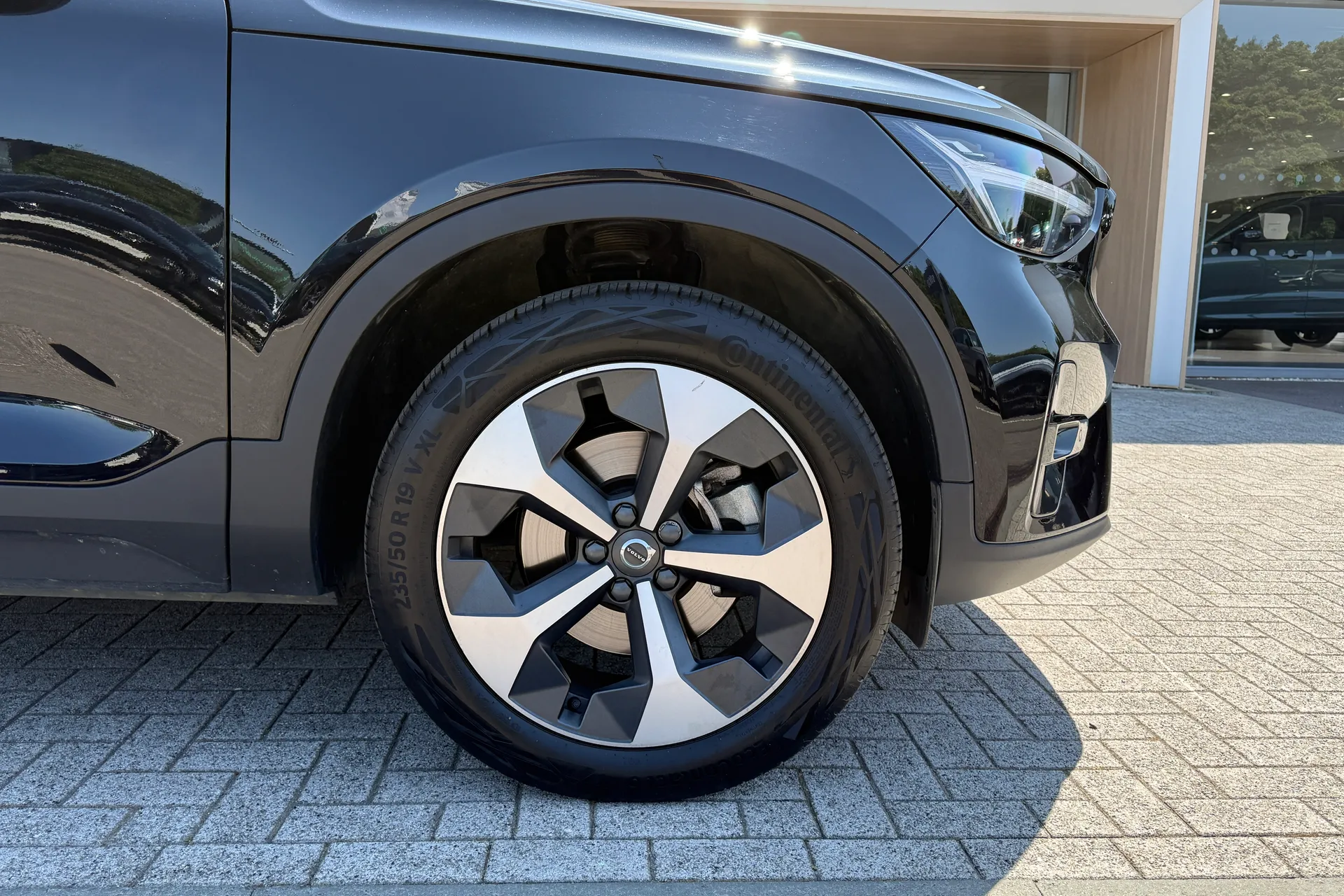 Volvo XC40 thumbnail image number 14