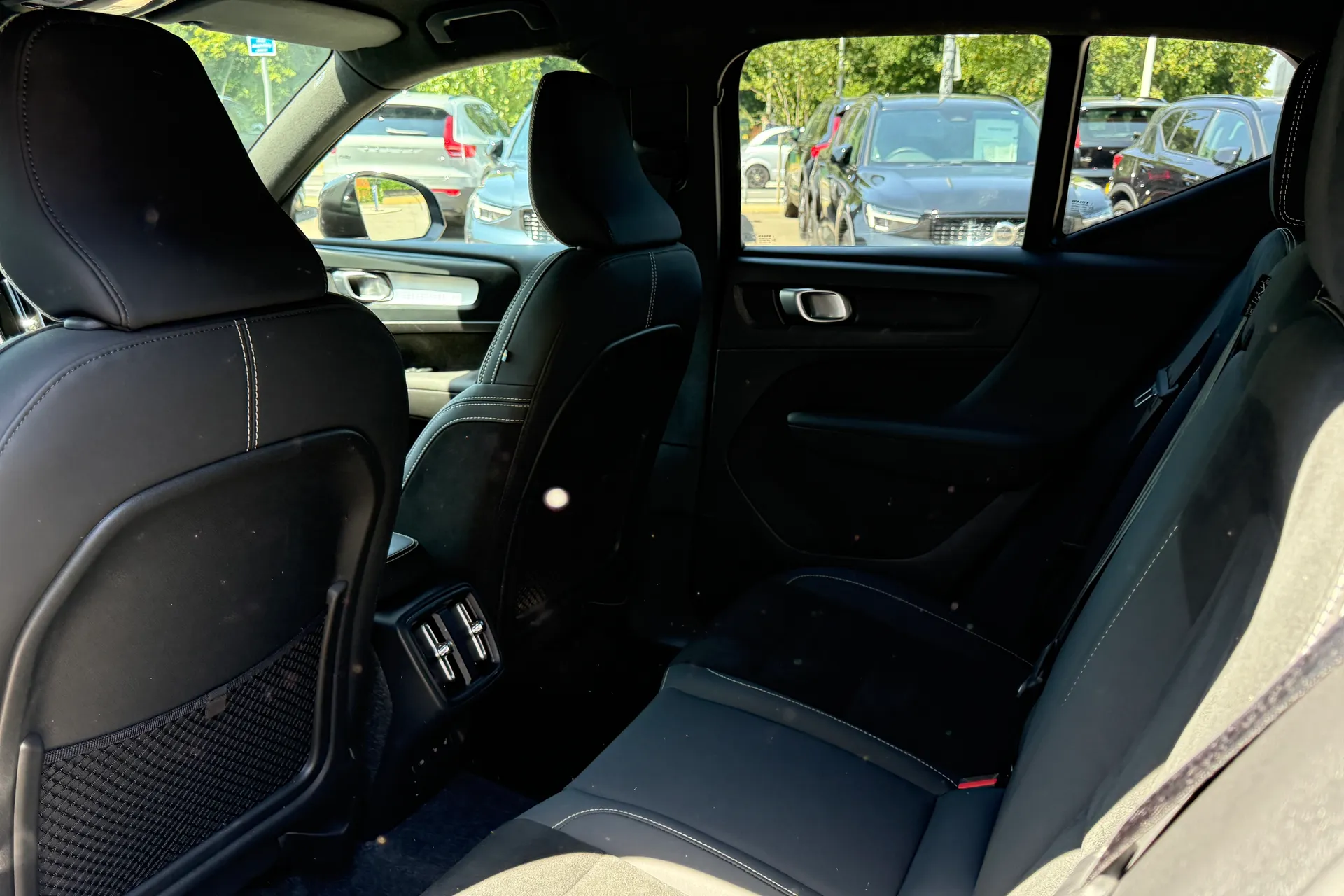 Volvo XC40 thumbnail image number 31