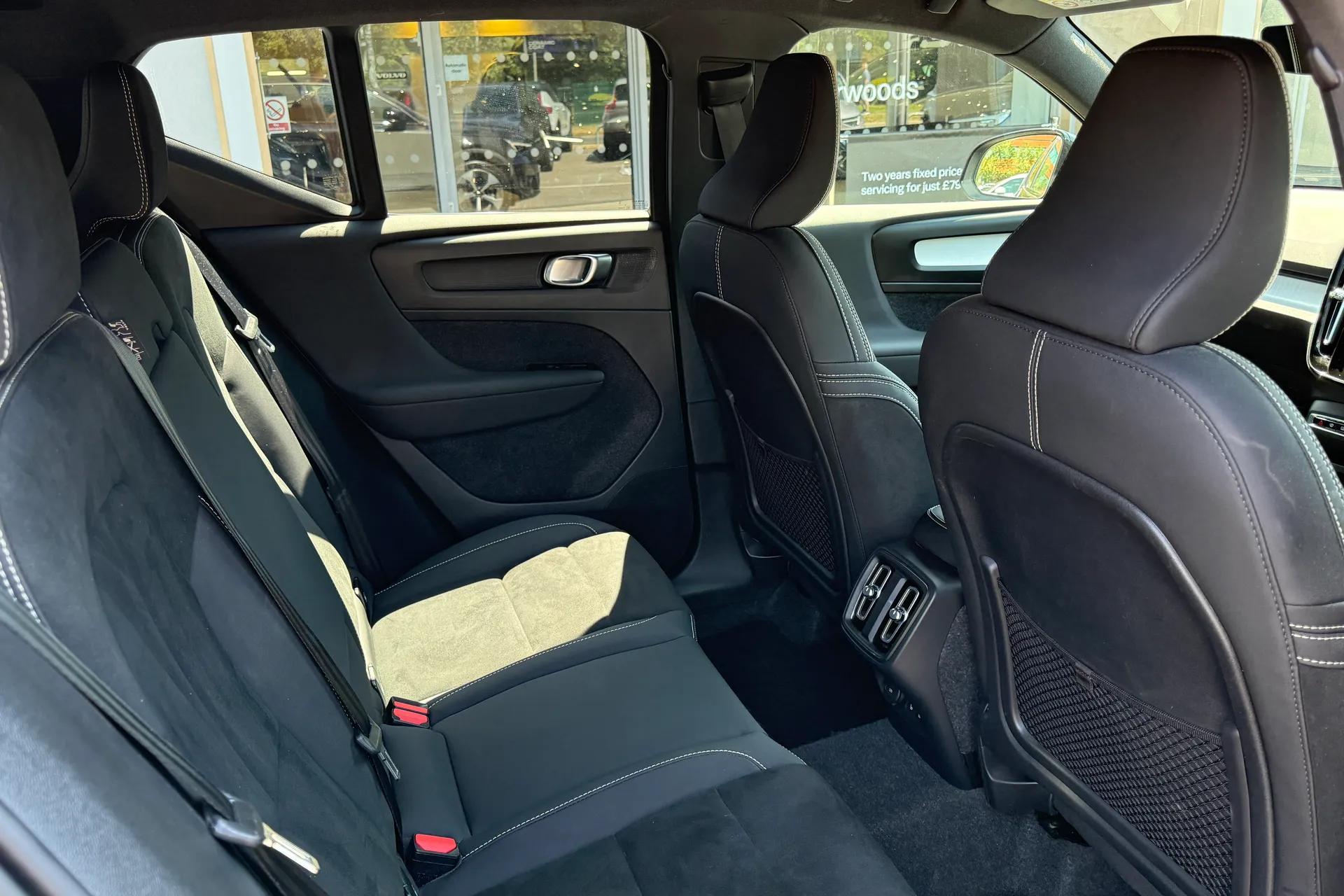 Volvo XC40 thumbnail image number 23