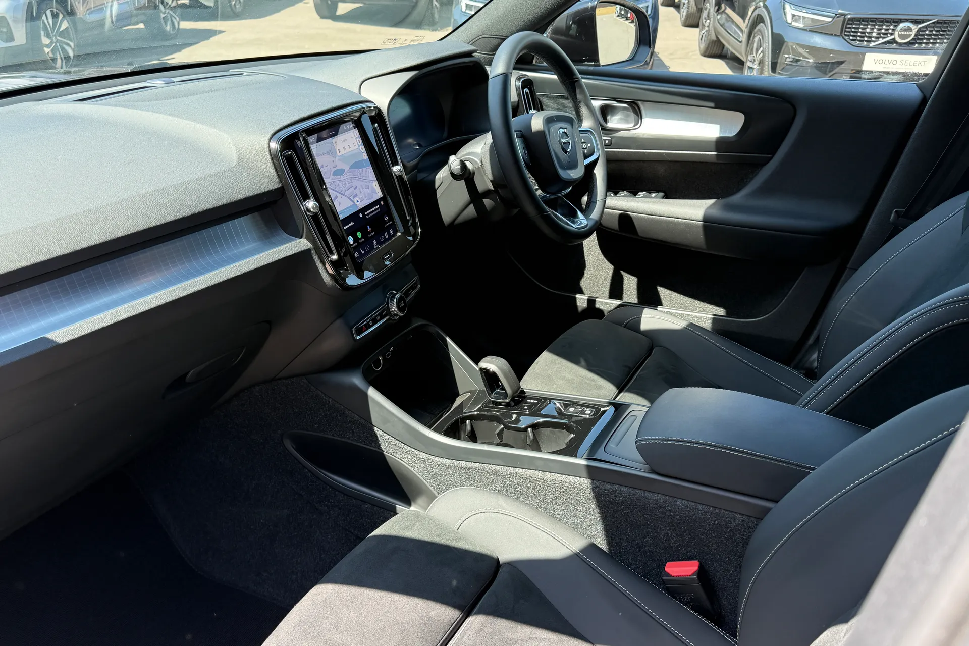 Volvo XC40 thumbnail image number 28