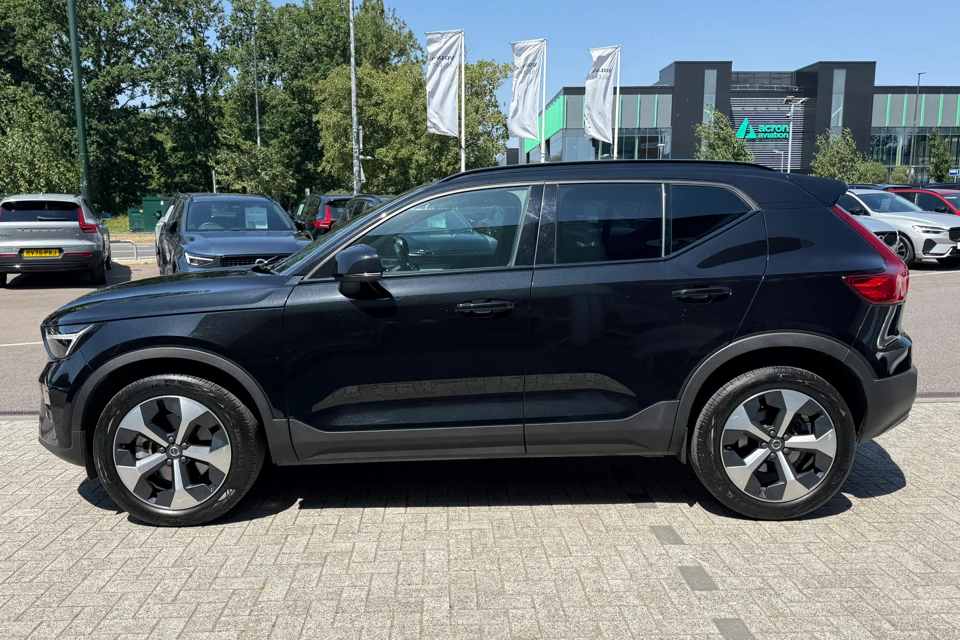 Volvo XC40 thumbnail image number 11