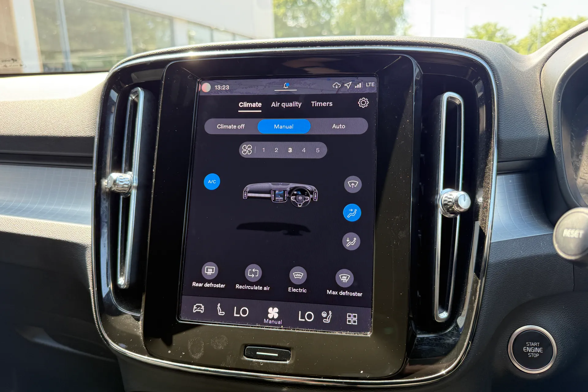 Volvo XC40 thumbnail image number 39