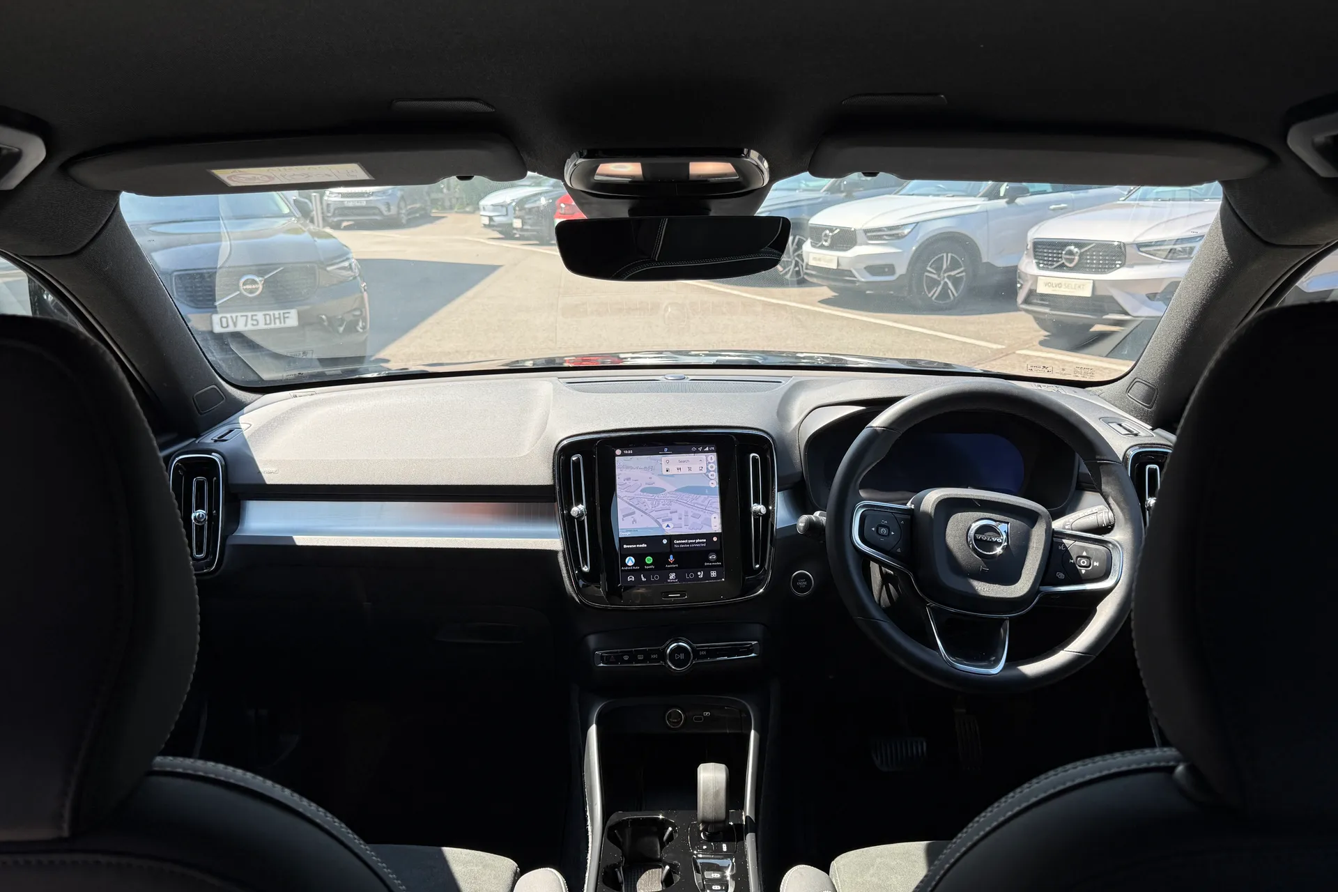 Volvo XC40 thumbnail image number 3