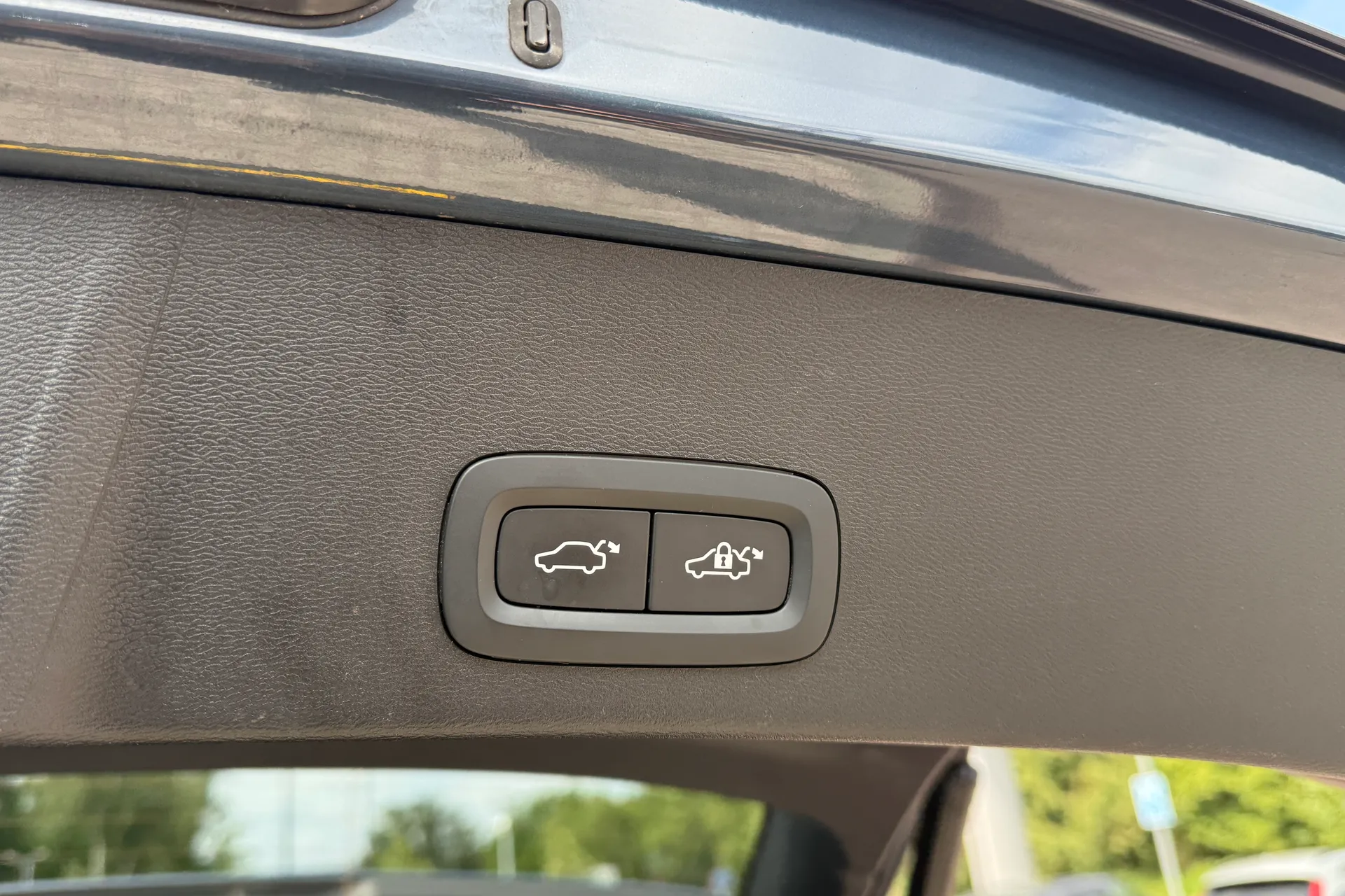 Volvo XC40 thumbnail image number 16
