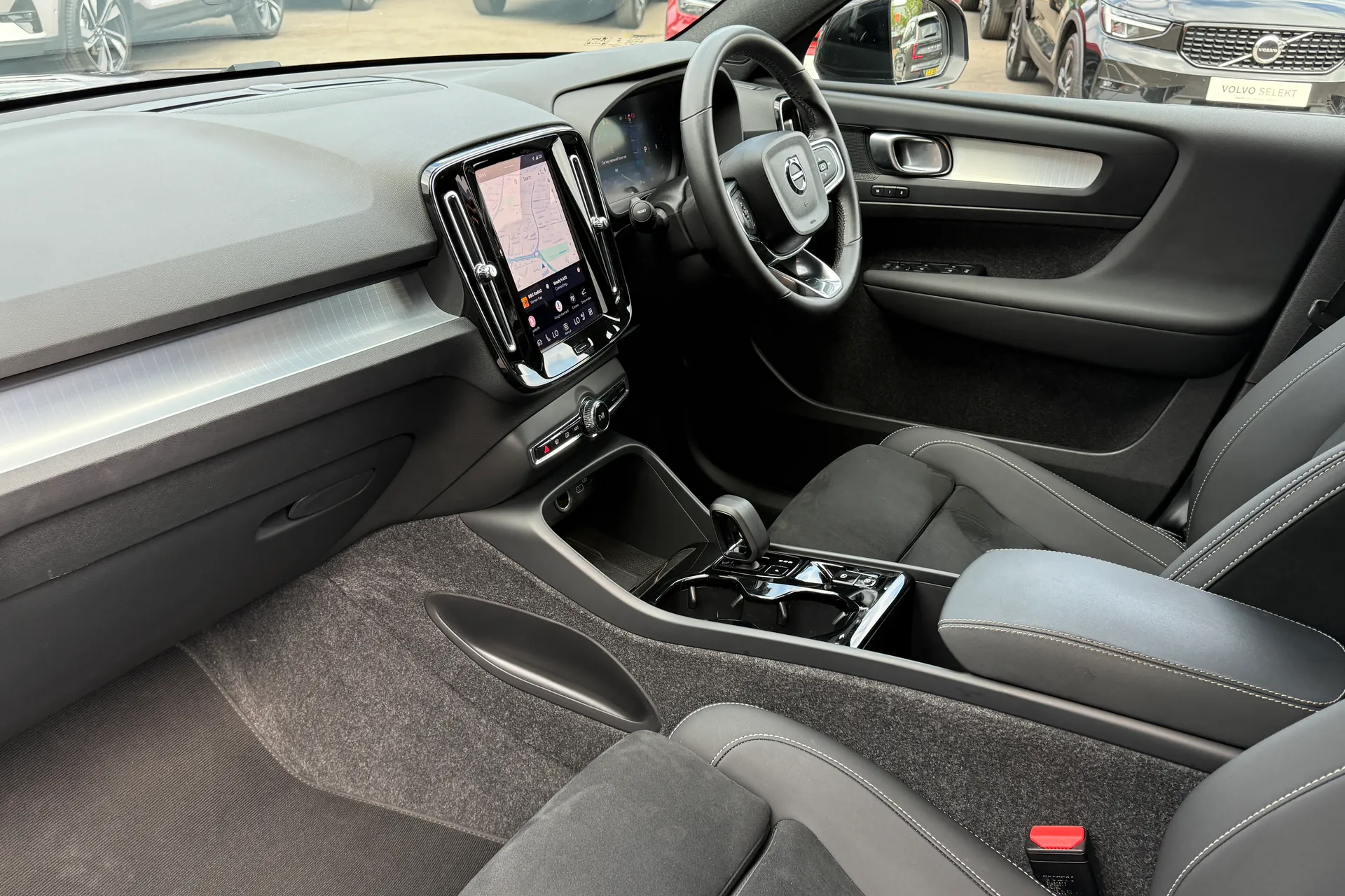 Volvo XC40 thumbnail image number 23