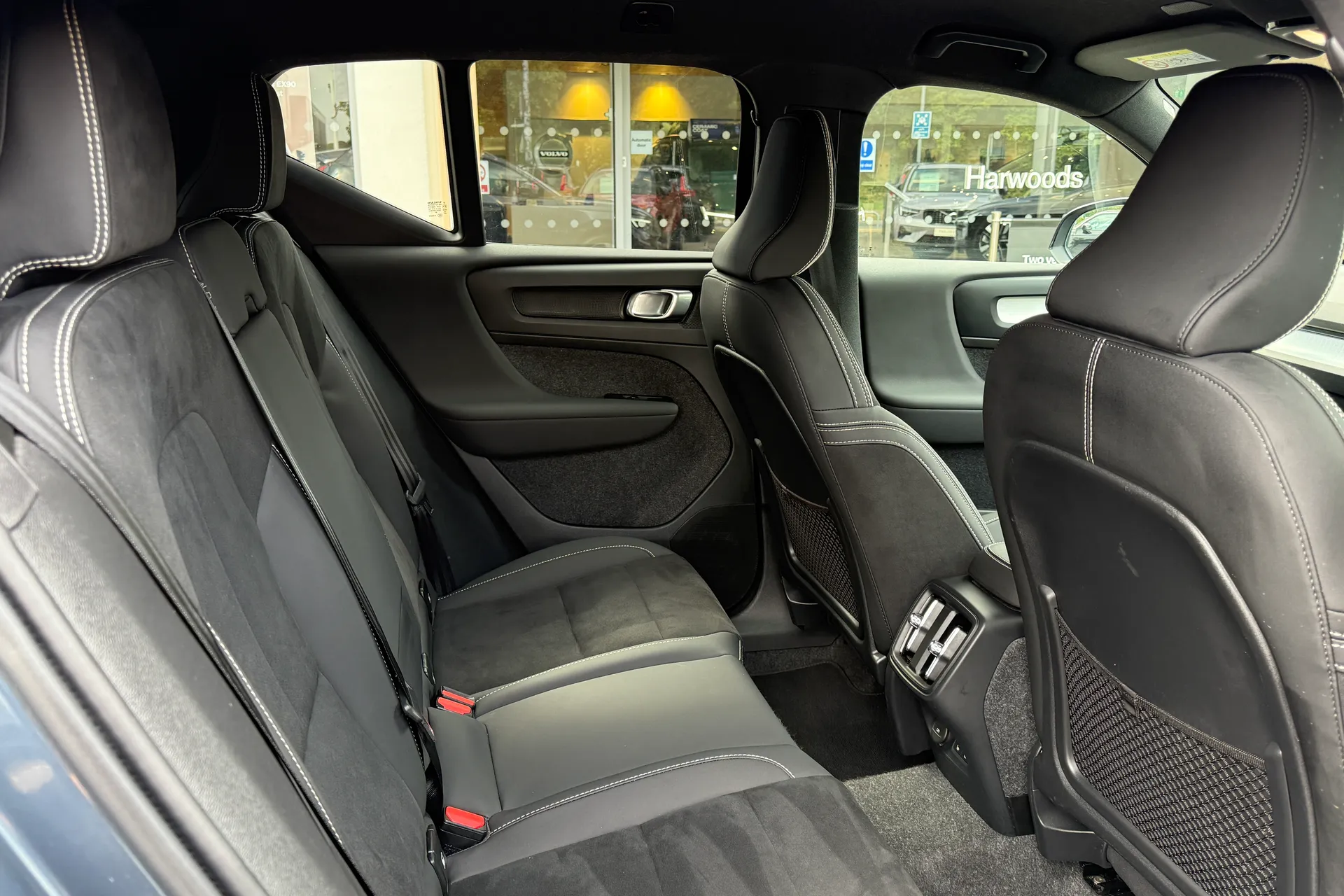 Volvo XC40 thumbnail image number 18