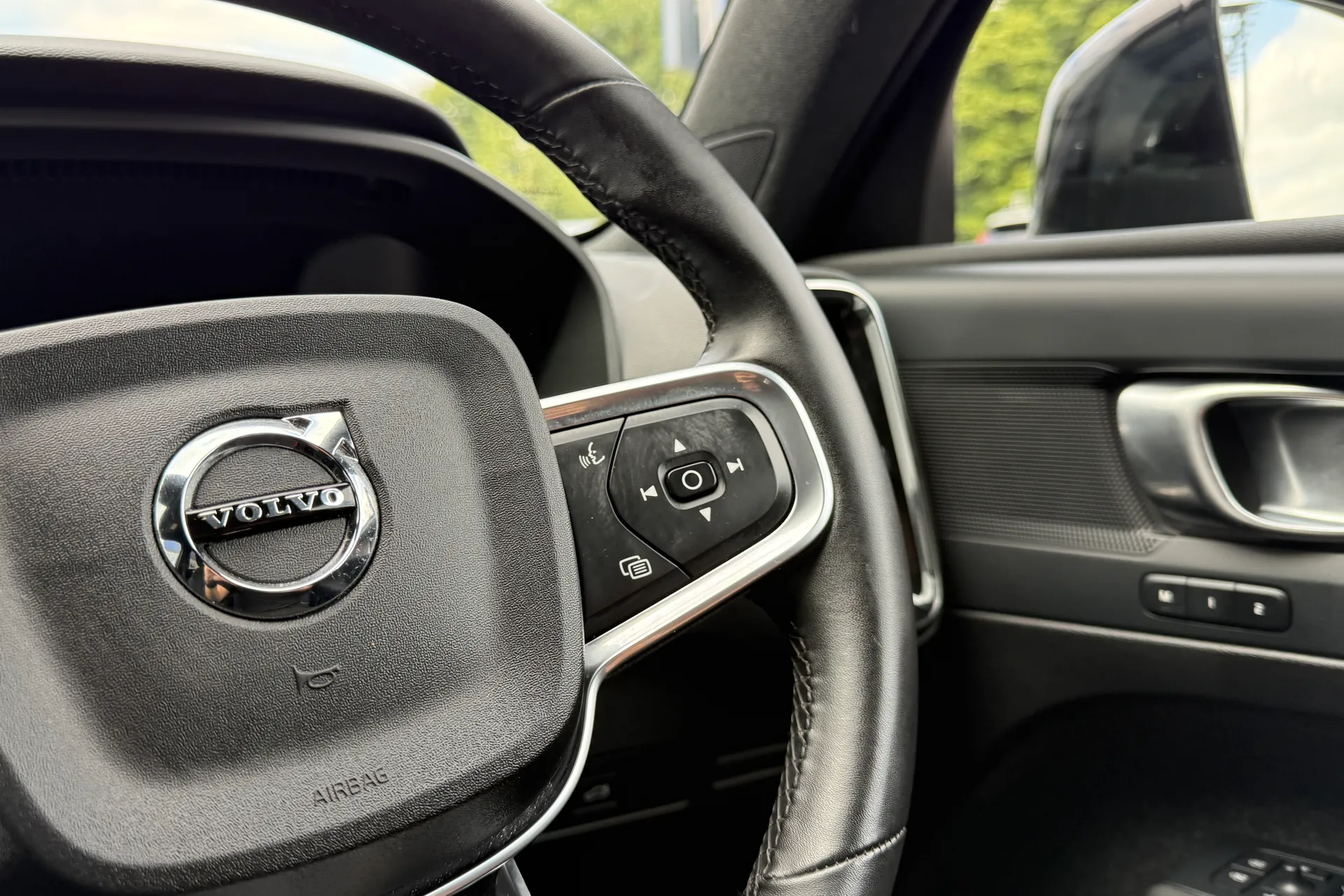 Volvo XC40 thumbnail image number 34