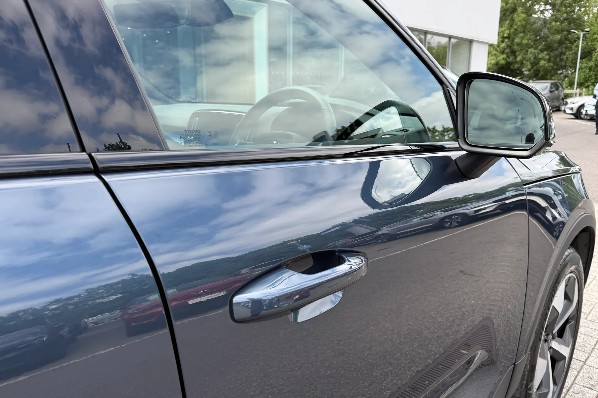 Volvo XC40 thumbnail image number 11
