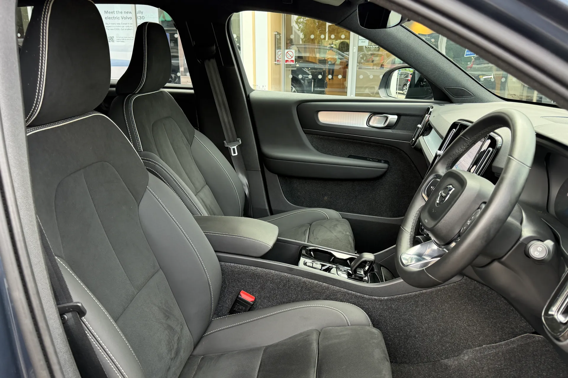 Volvo XC40 thumbnail image number 22