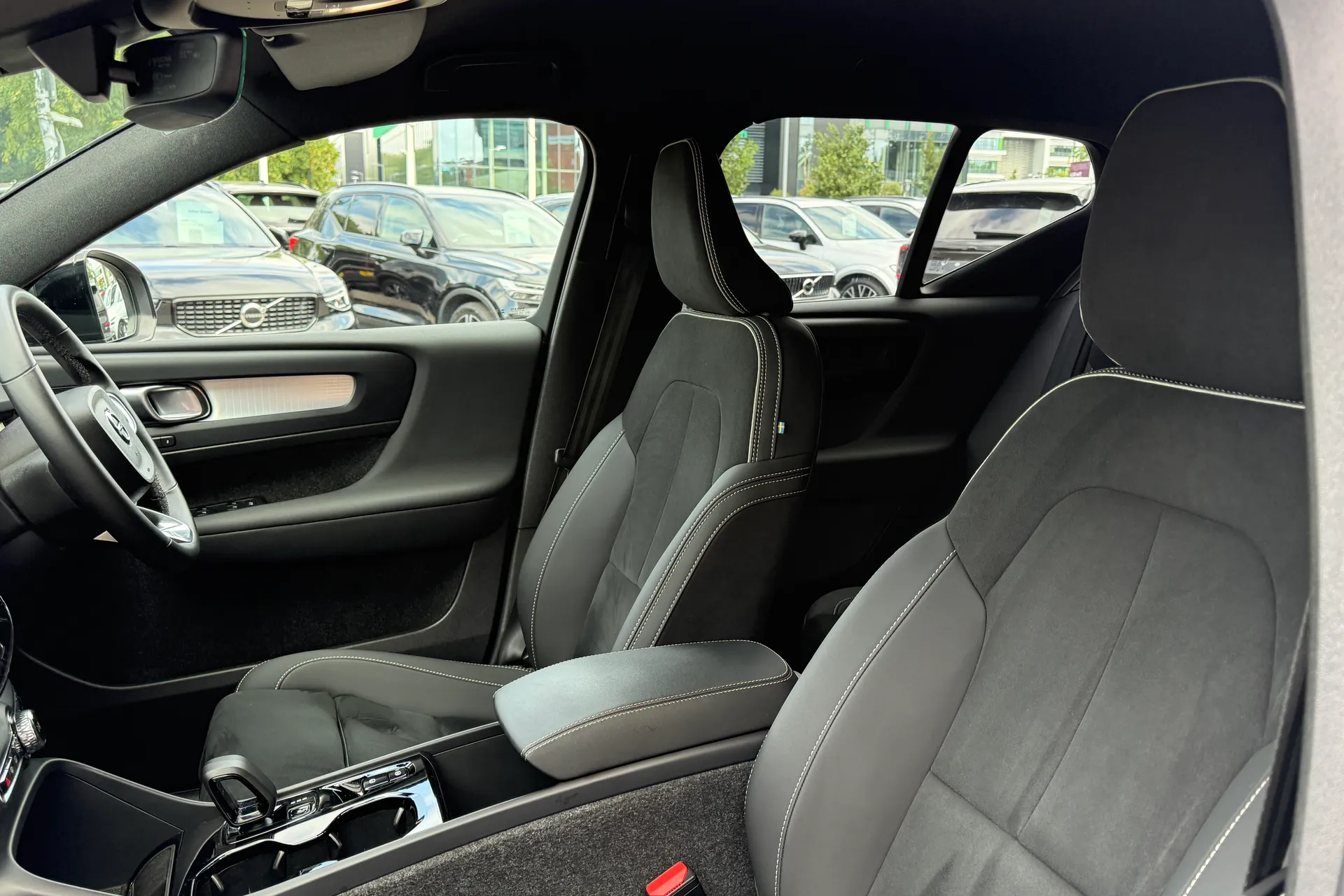 Volvo XC40 thumbnail image number 24