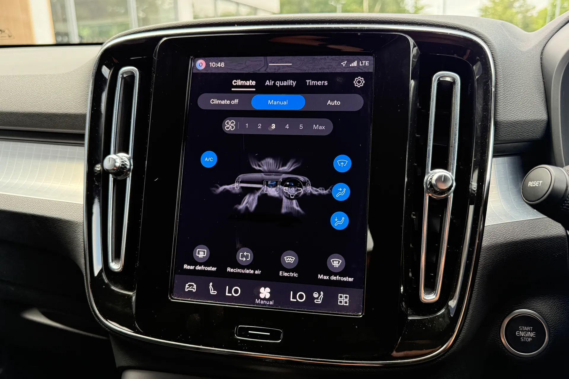 Volvo XC40 thumbnail image number 37