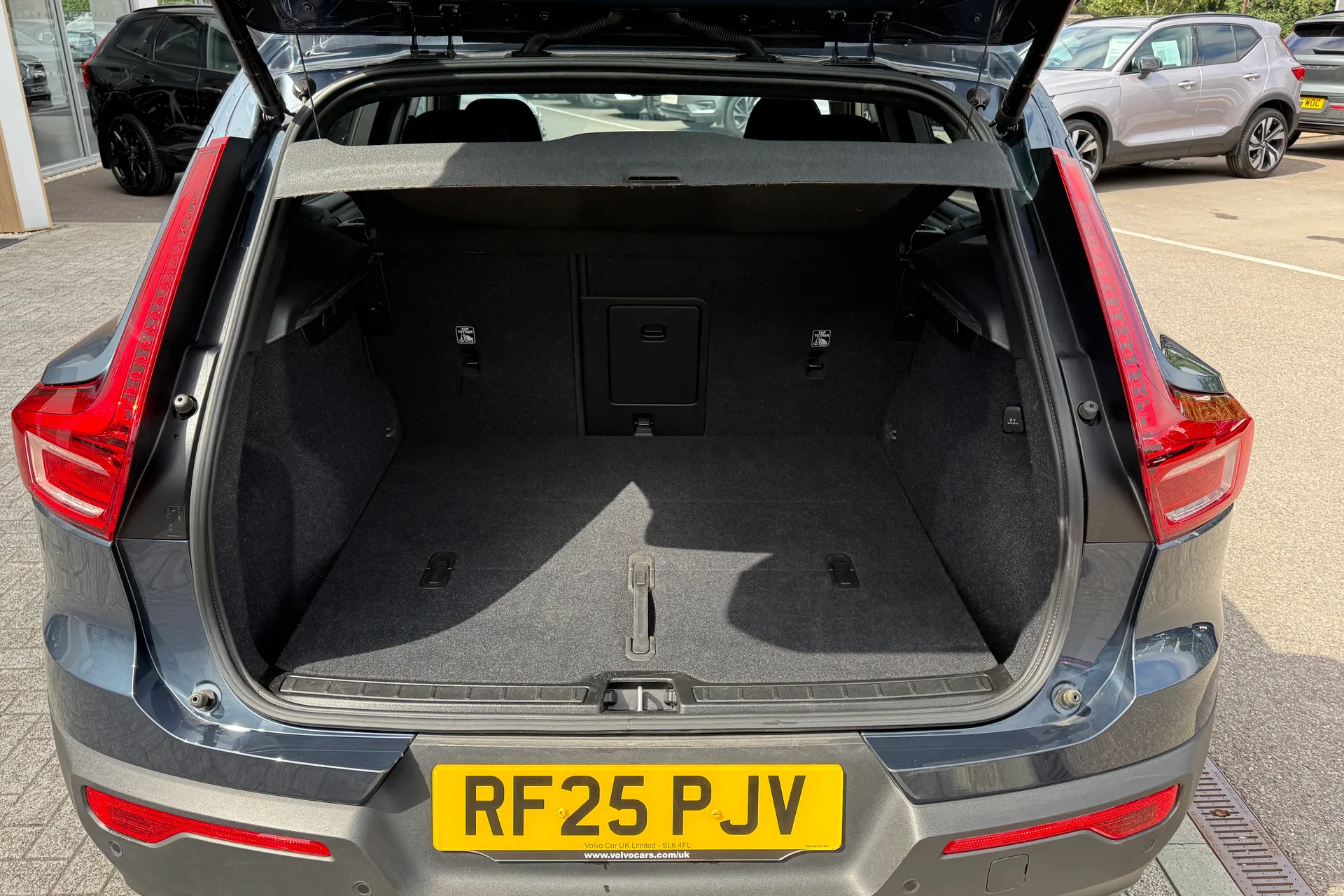 Volvo XC40 thumbnail image number 15