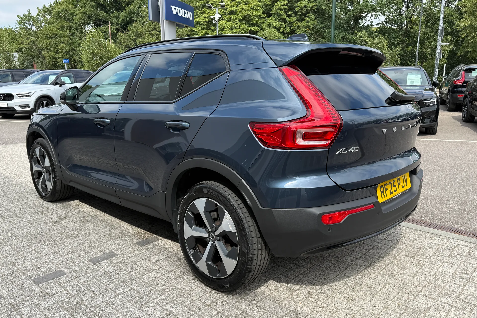 Volvo XC40 thumbnail image number 6