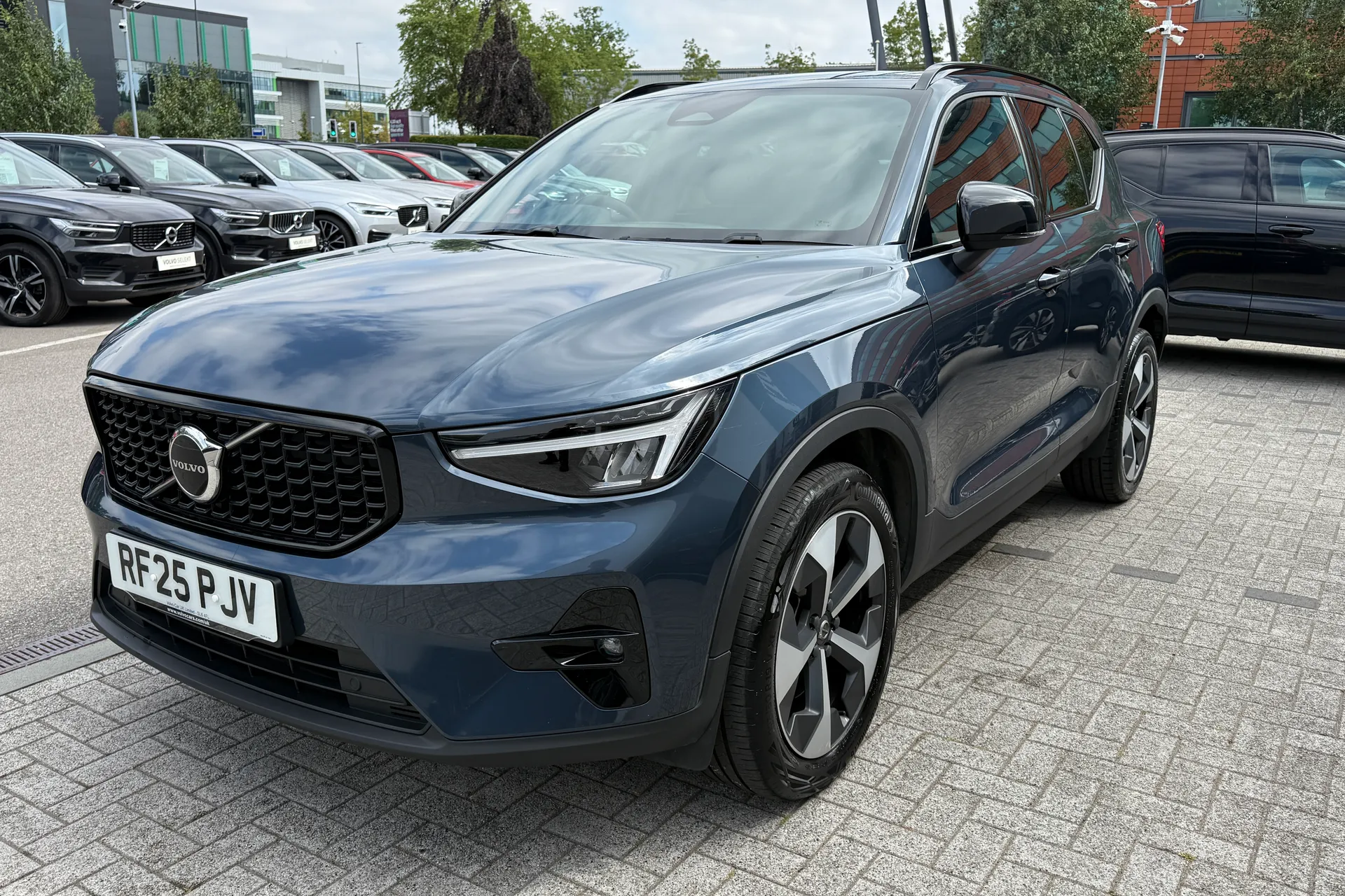 Volvo XC40 thumbnail image number 8