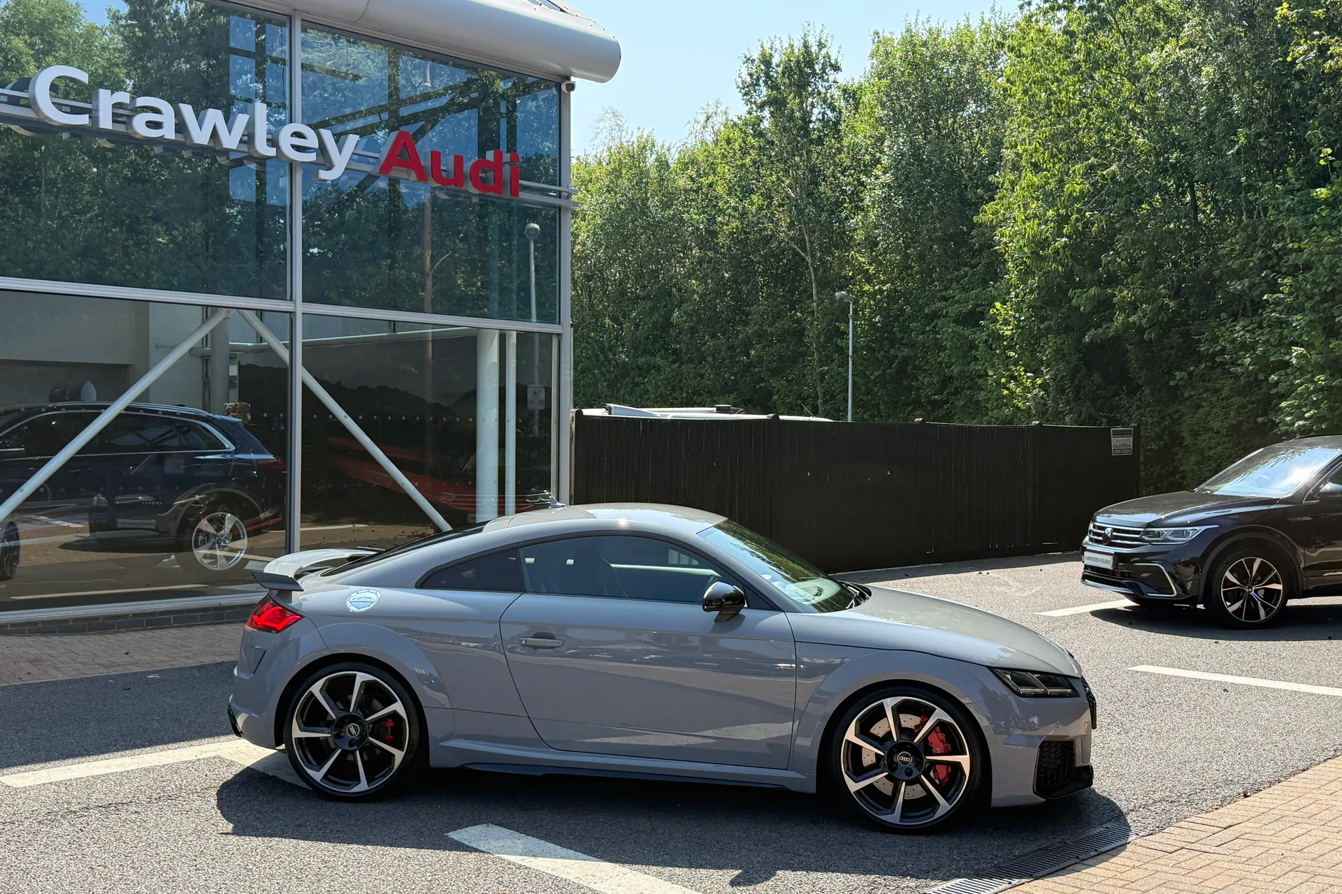 Audi TT thumbnail image number 2