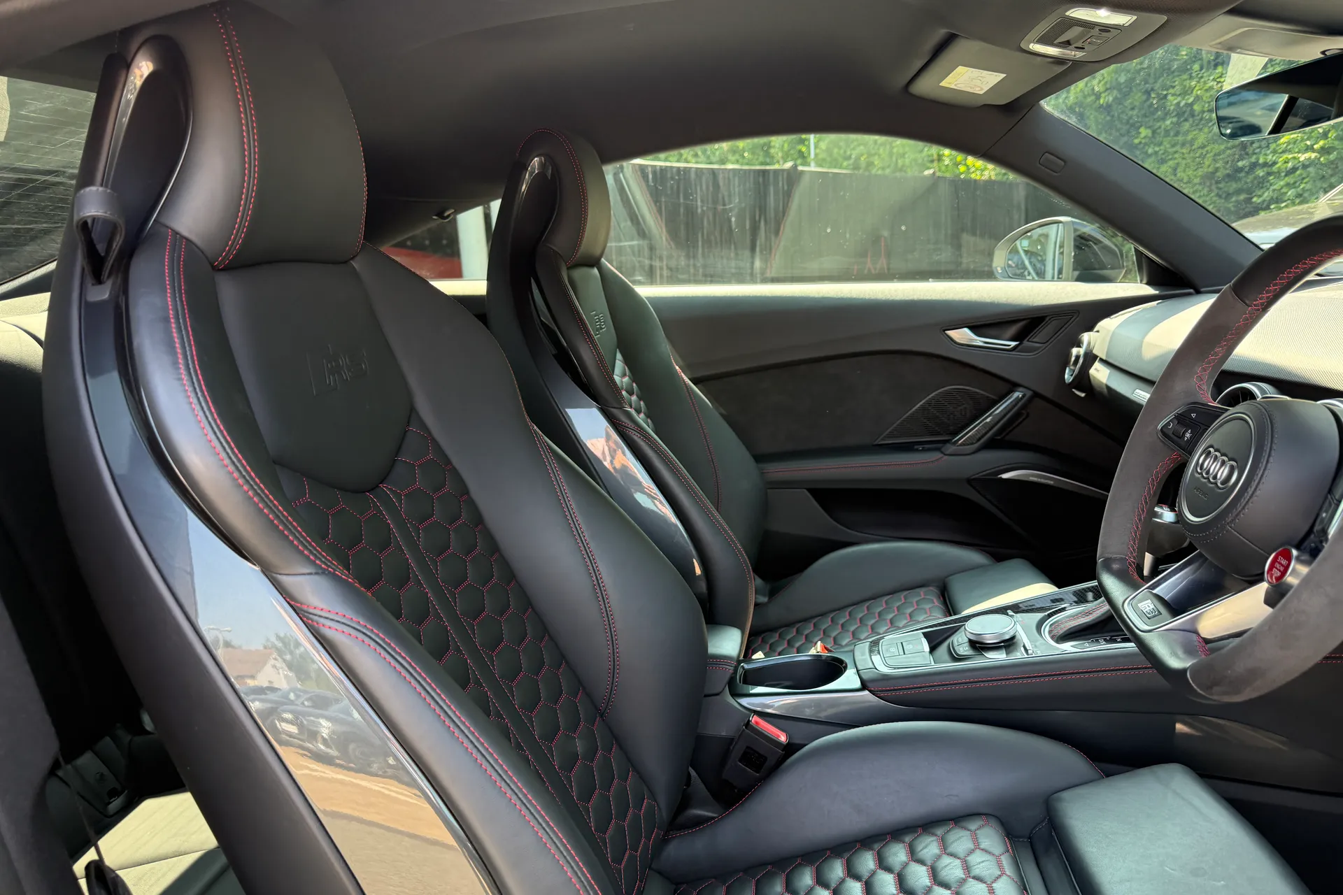 Audi TT thumbnail image number 28