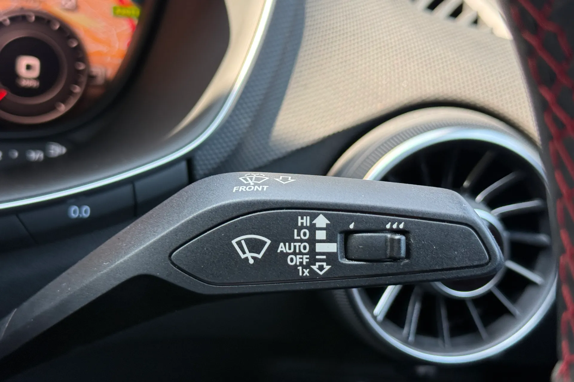 Audi TT thumbnail image number 19