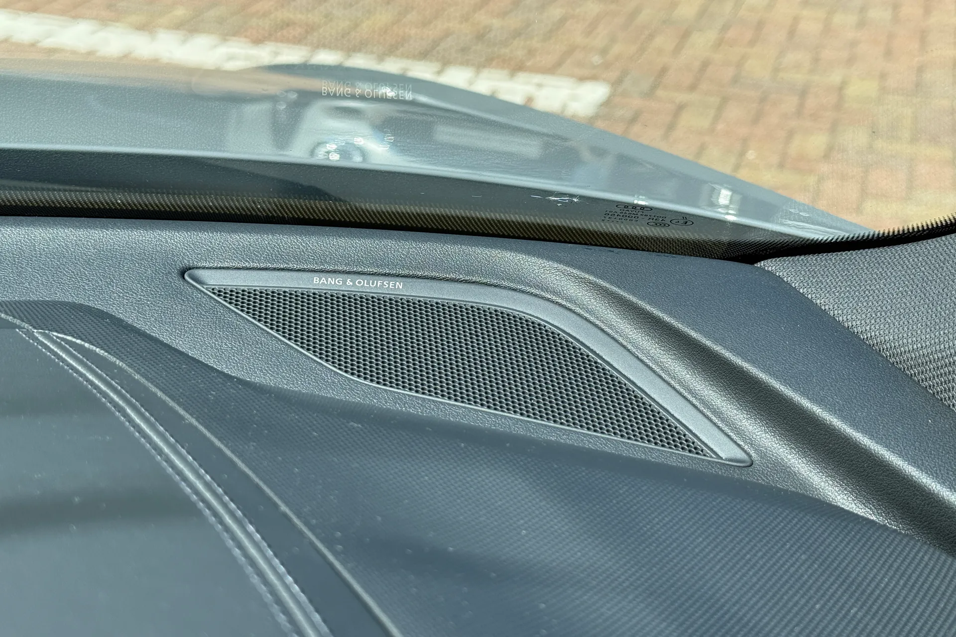 Audi TT thumbnail image number 24