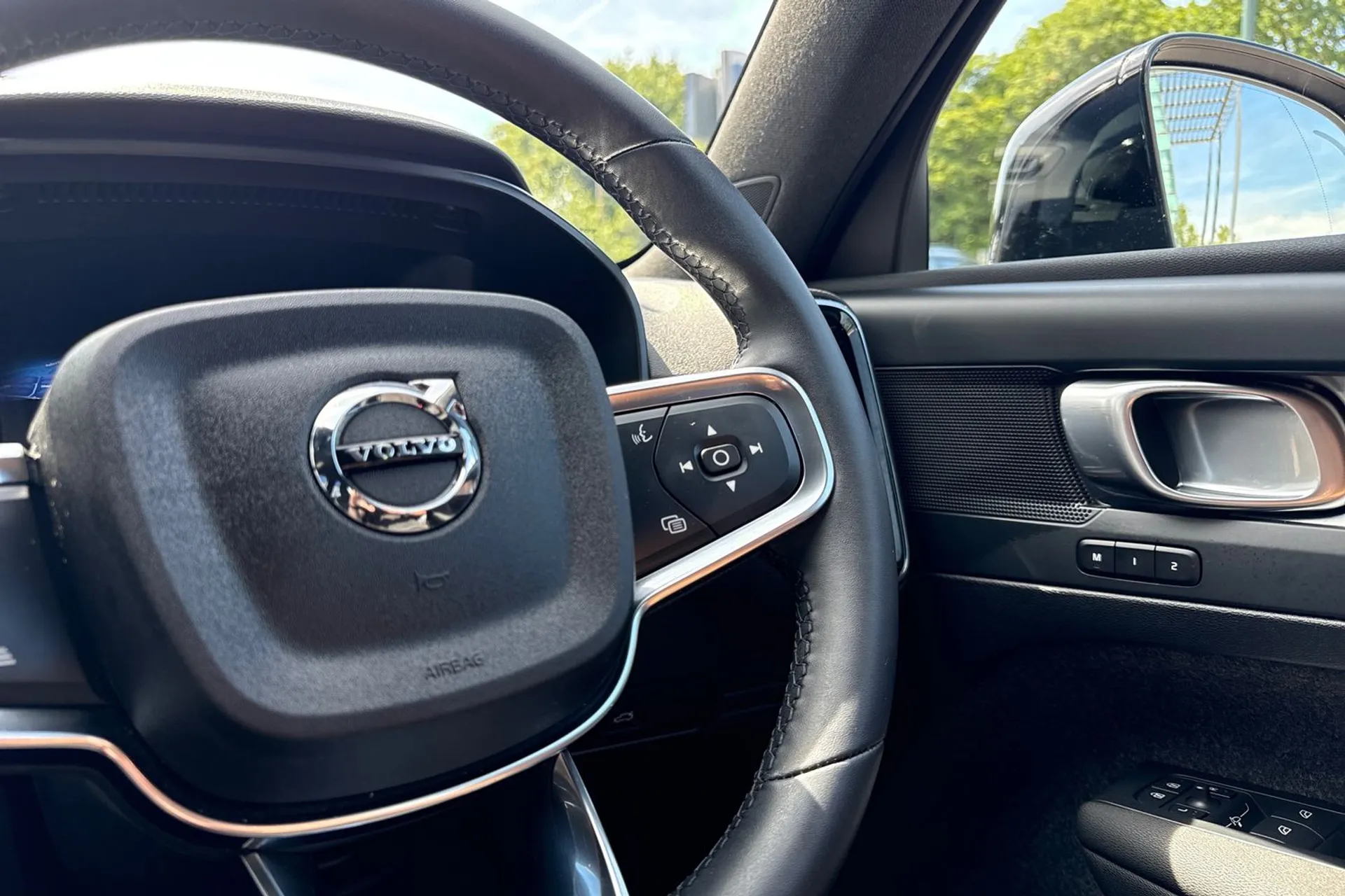 Volvo XC40 thumbnail image number 37