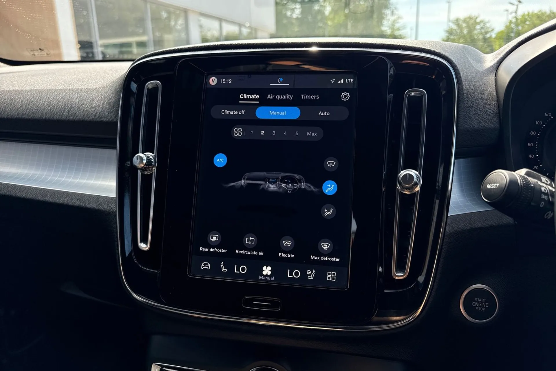 Volvo XC40 thumbnail image number 38