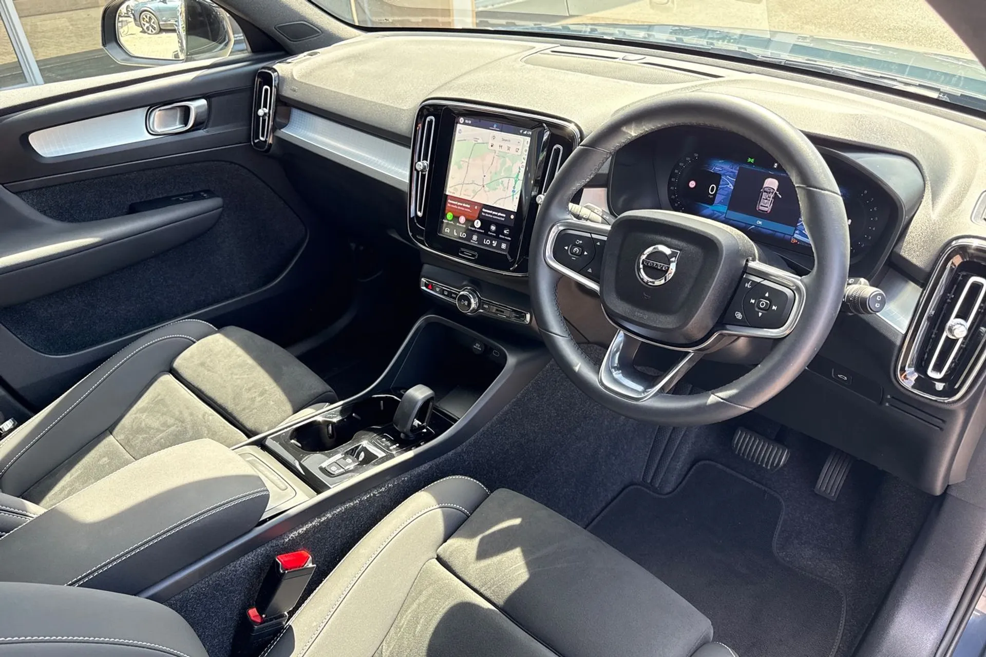 Volvo XC40 thumbnail image number 6